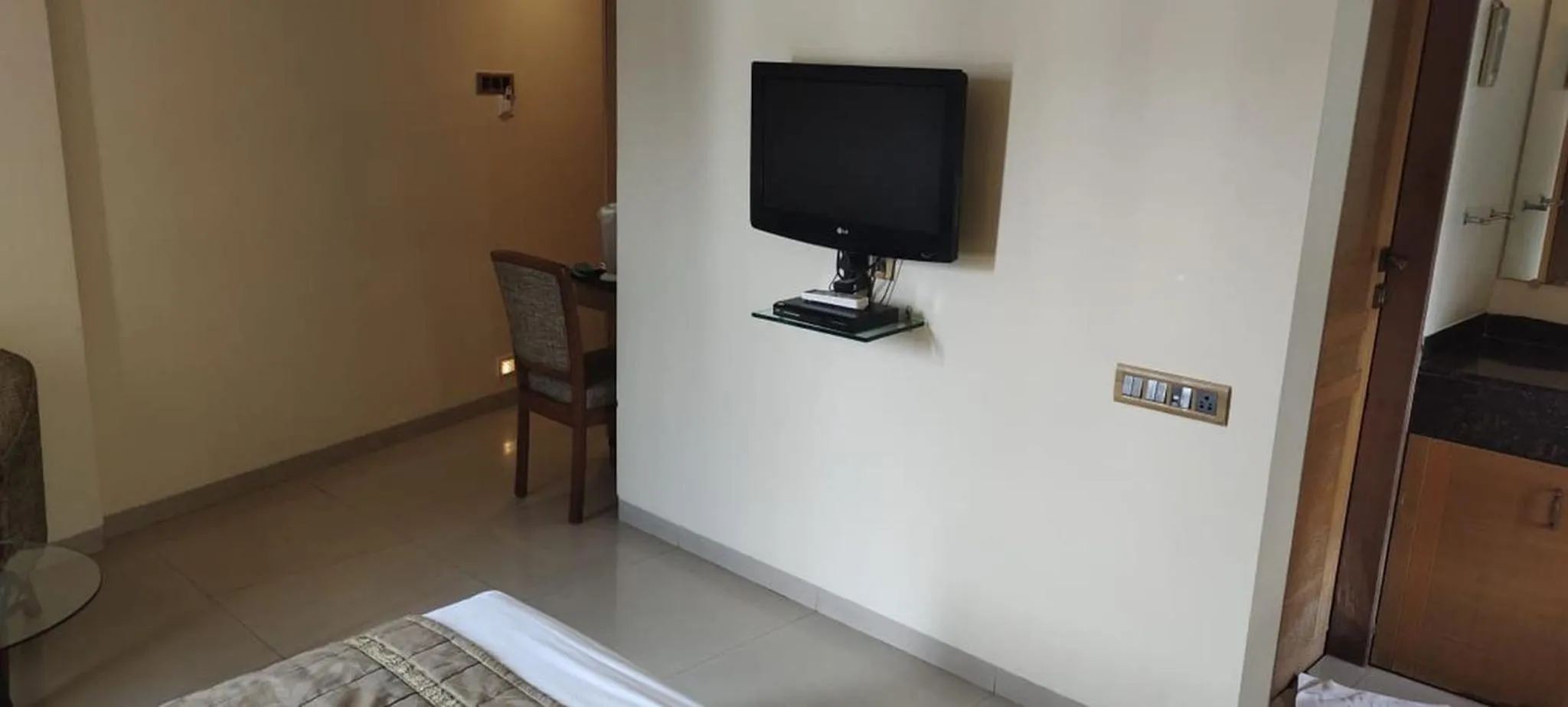 TV and multimedia in The Deccan Royaale, Shivaji Nagar