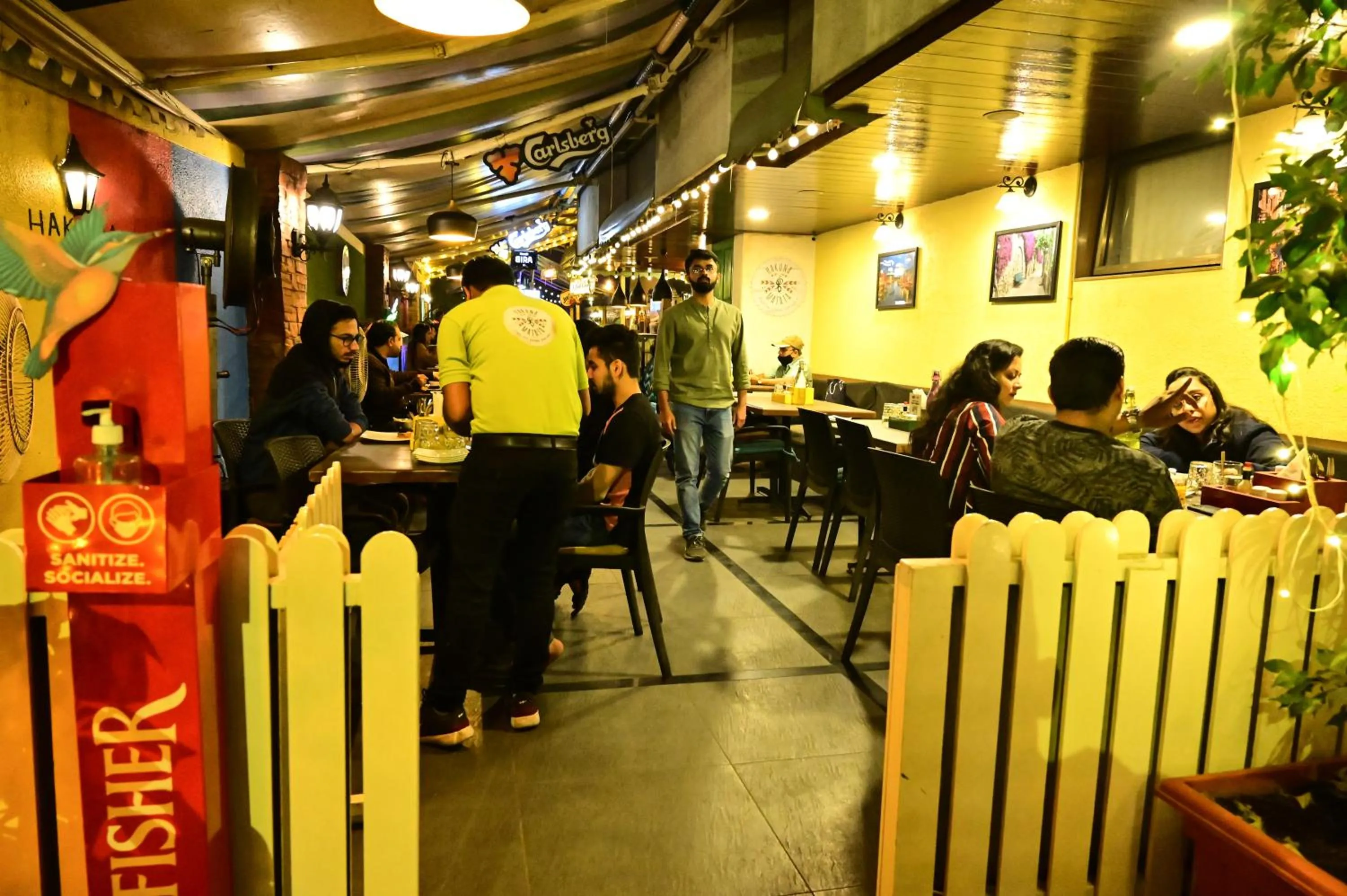 Restaurant/places to eat in The Deccan Royaale, Shivaji Nagar