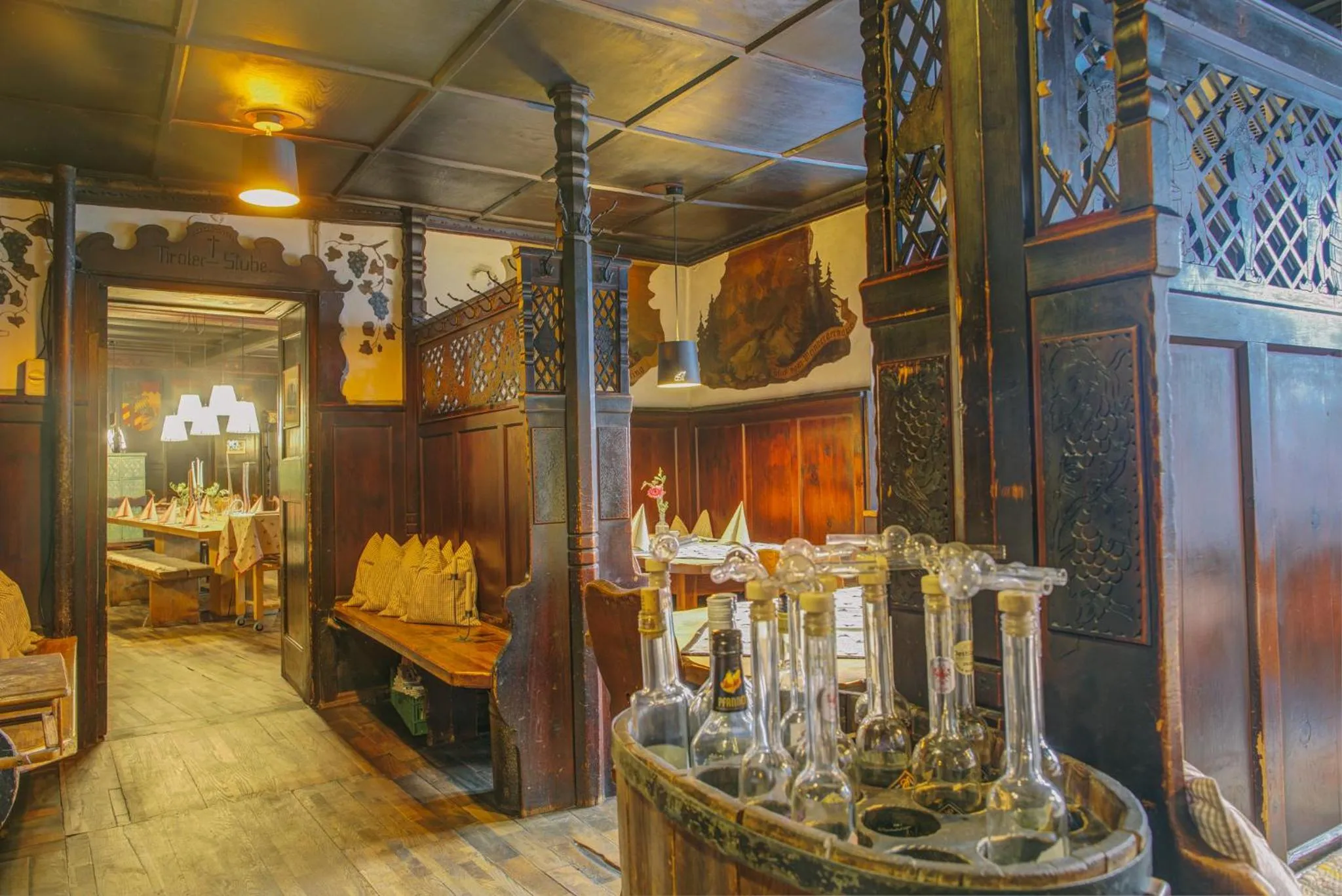 Restaurant/places to eat in Boutique Hotel im Auracher Löchl