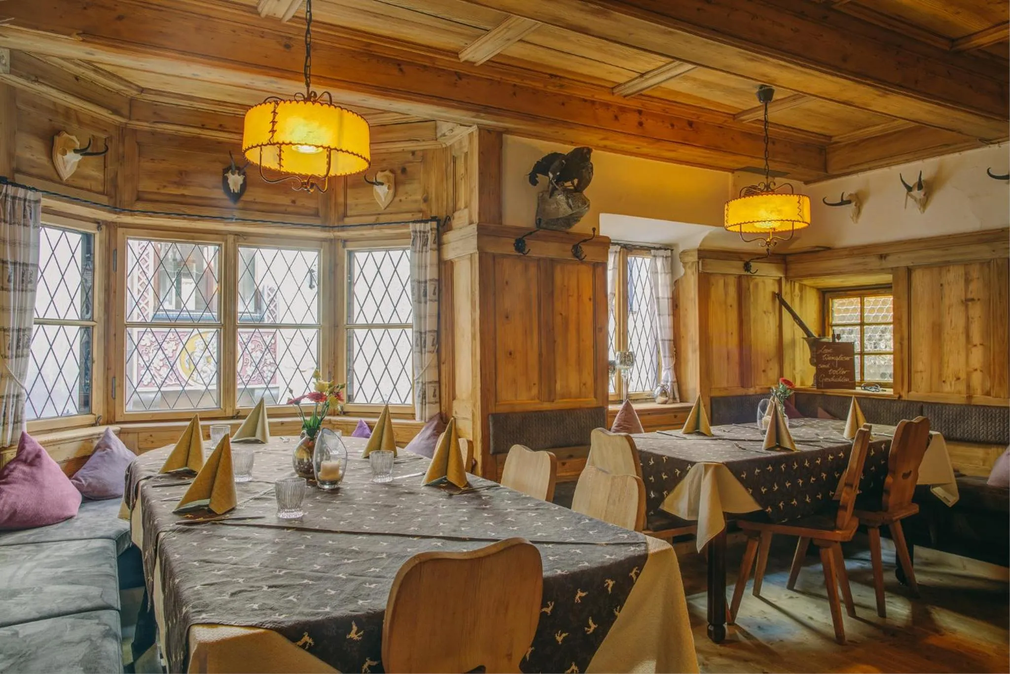 Restaurant/places to eat in Boutique Hotel im Auracher Löchl