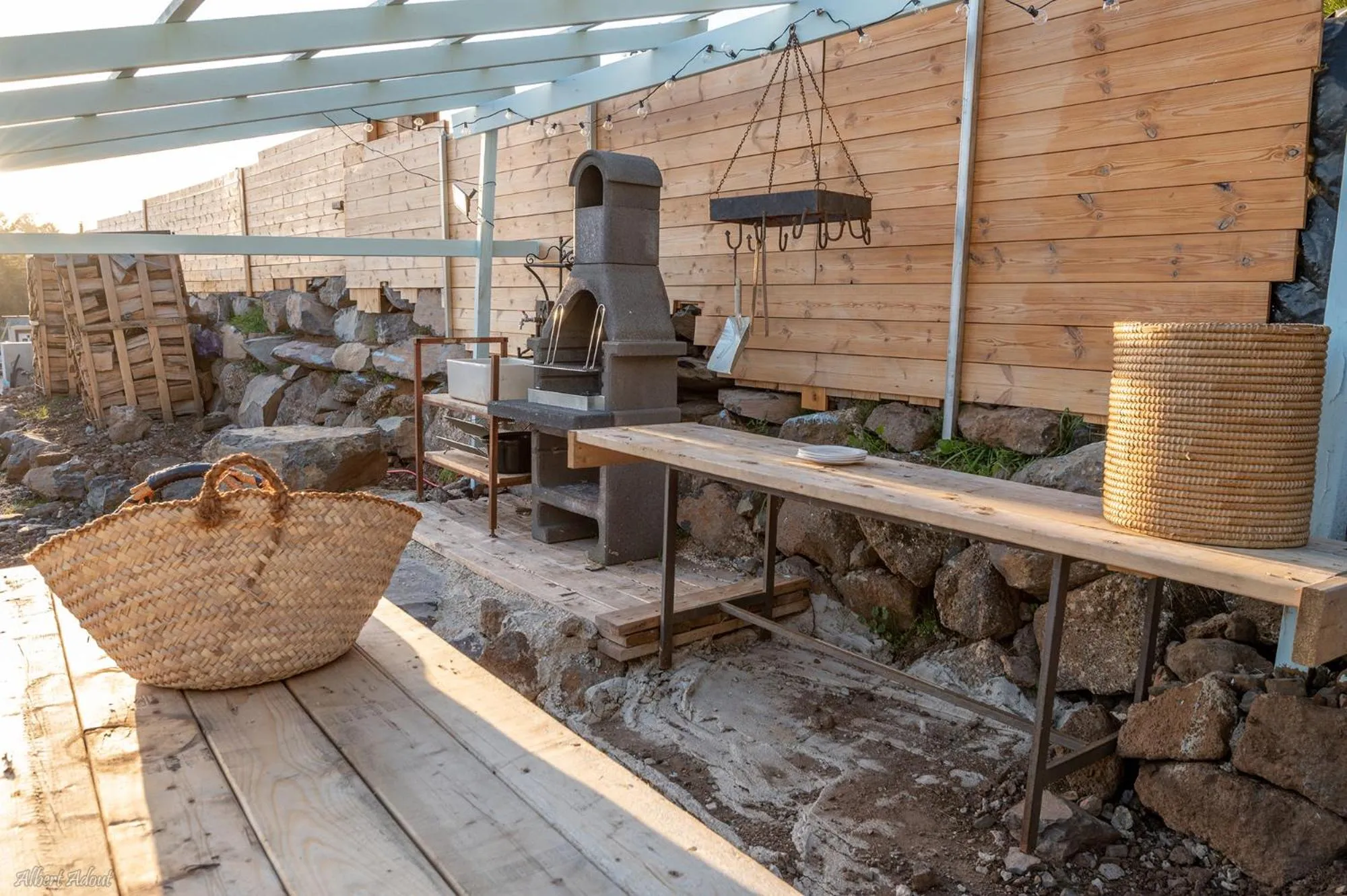 BBQ facilities in Ay La