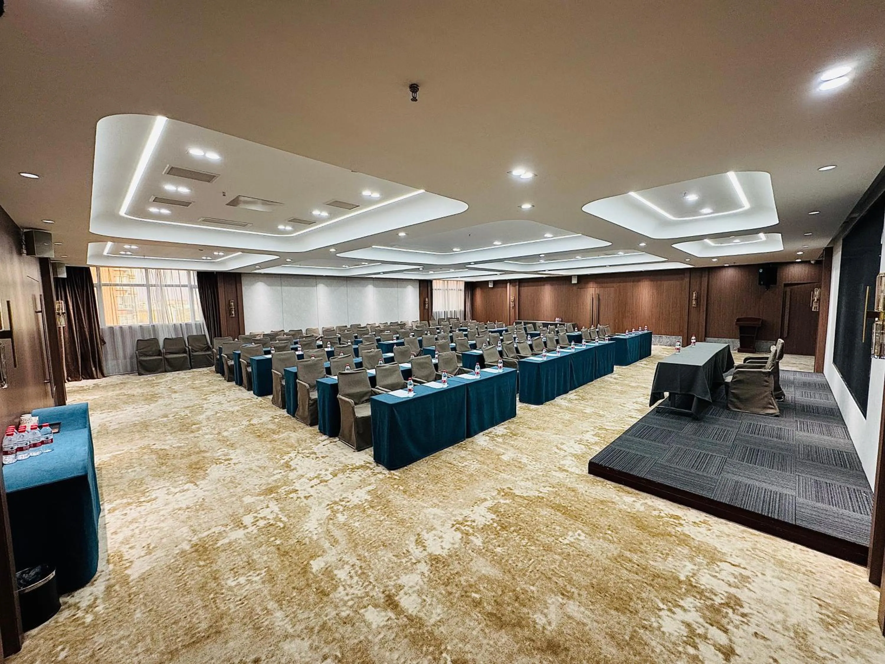Meeting/conference room in Country Inn&Suites by Radisson, Shanghai PVG
