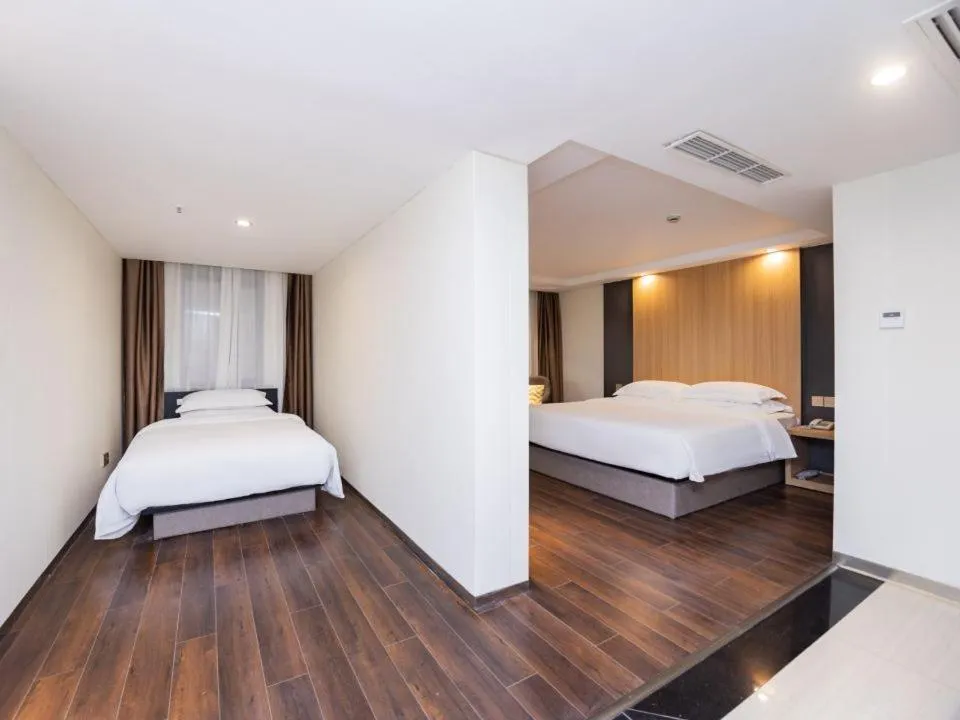 Bed in Country Inn&Suites by Radisson, Shanghai PVG