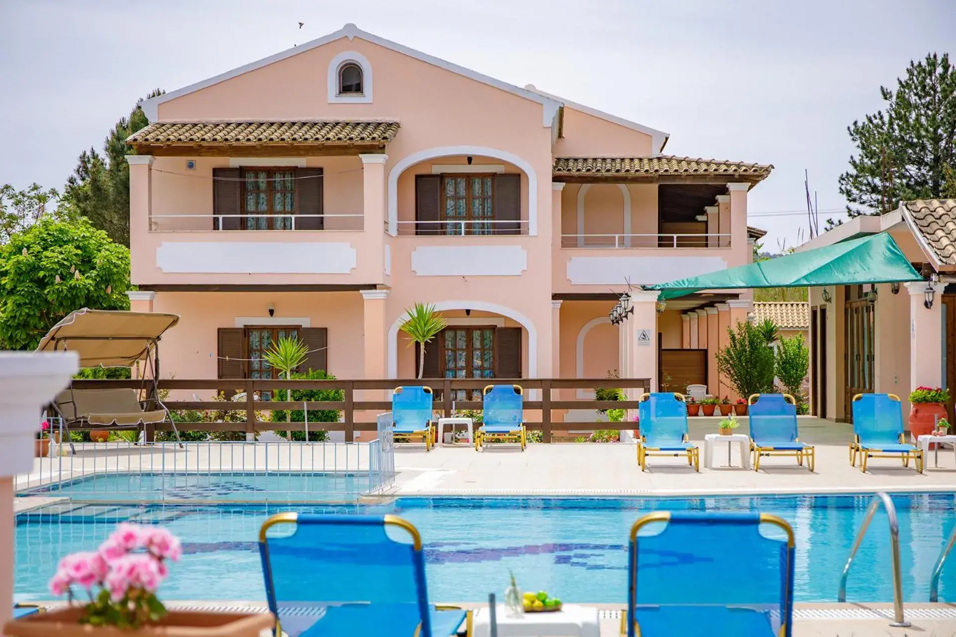 Nikos Pool House & Apartments Nikos Pool House & Apartments