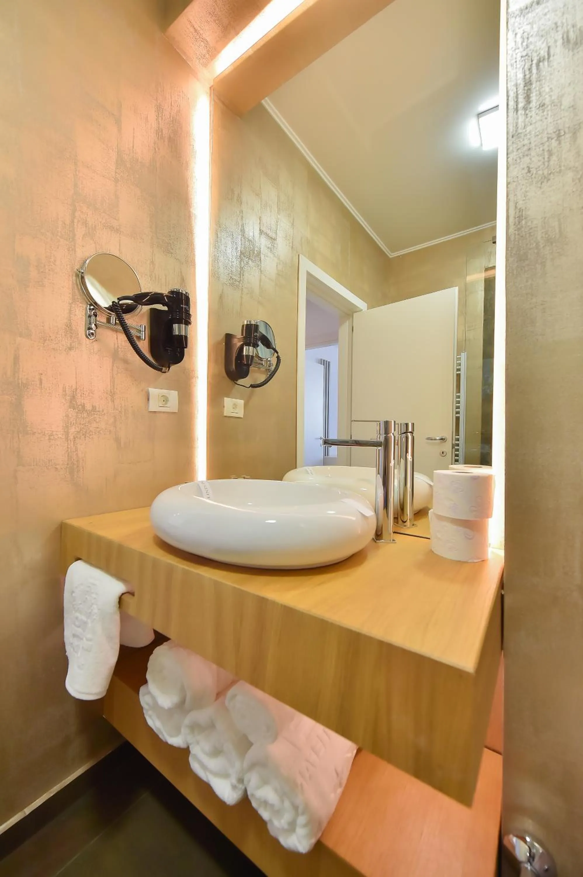 Hotel Building Stefan Resort I Sud