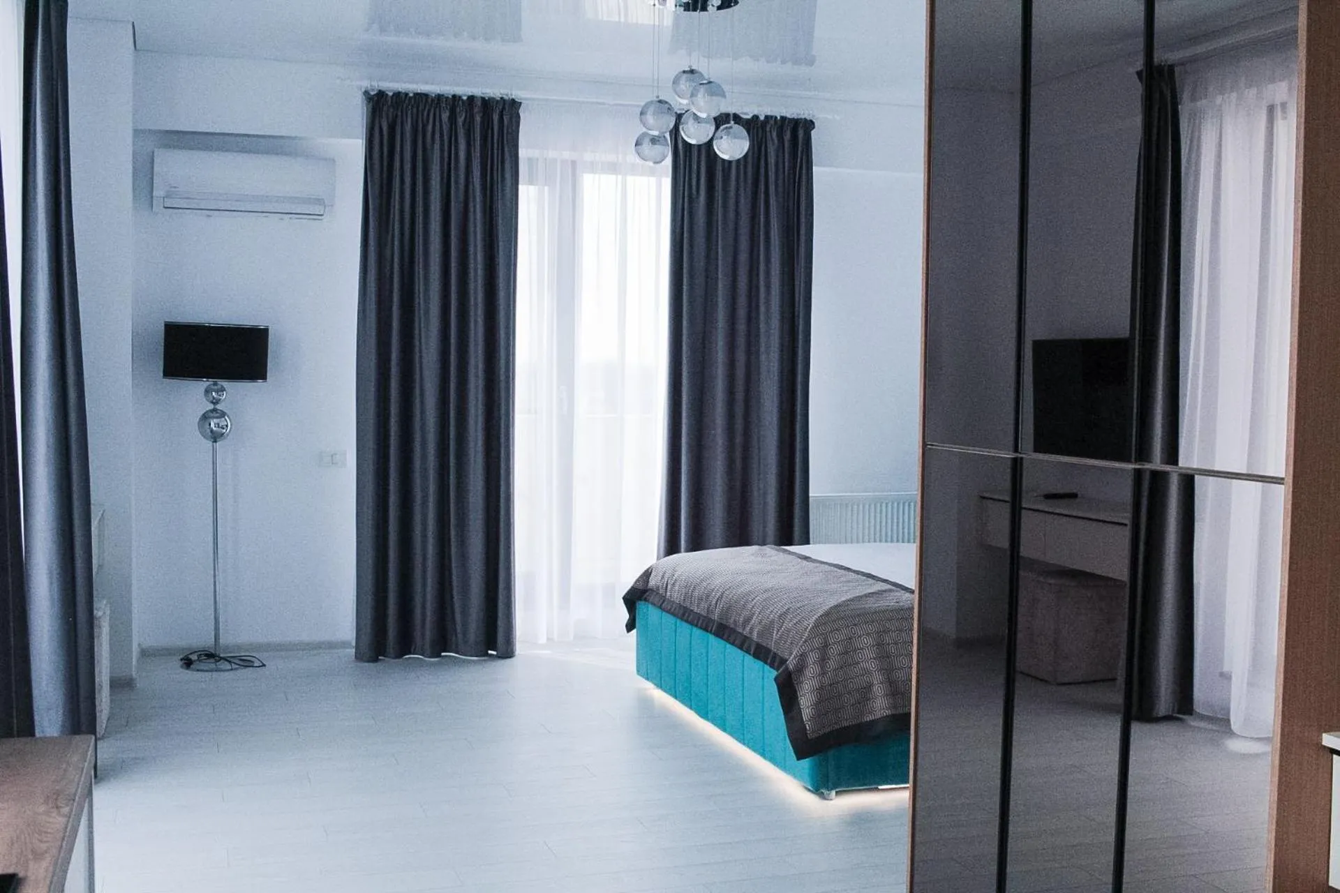 Bed in Hotel Building Stefan Resort I Sud