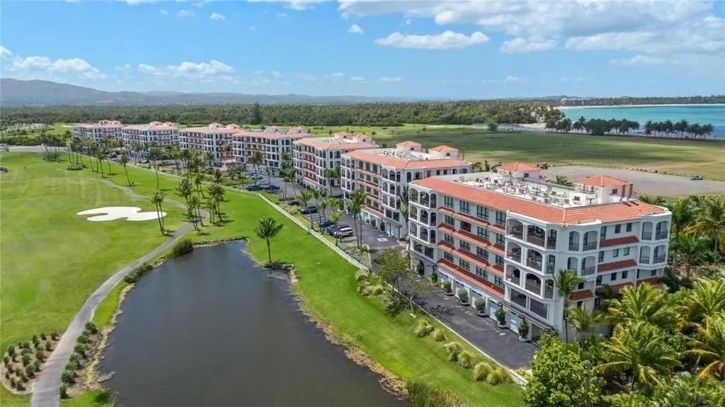 The Country Club Residences at Grand Reserve