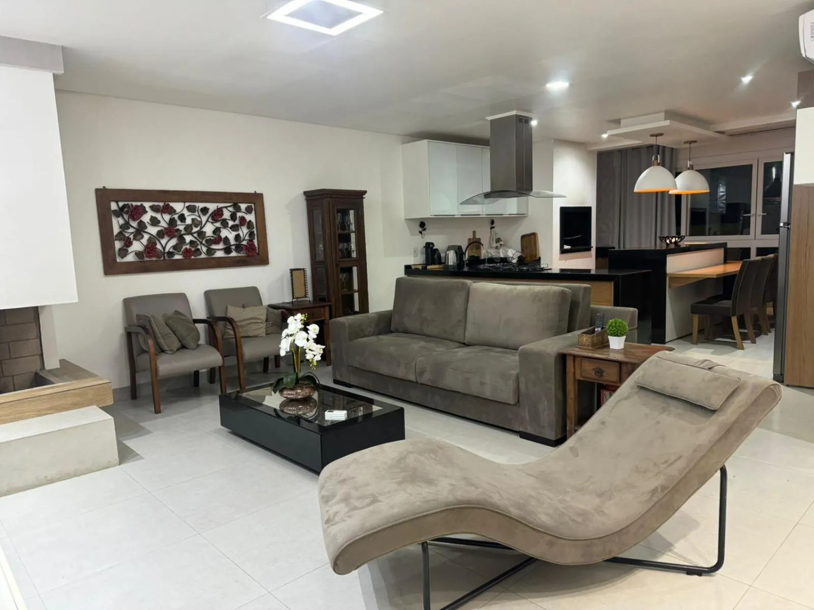 Apto. 3 dorm. entre Praia da Cal e Lagoa Violão