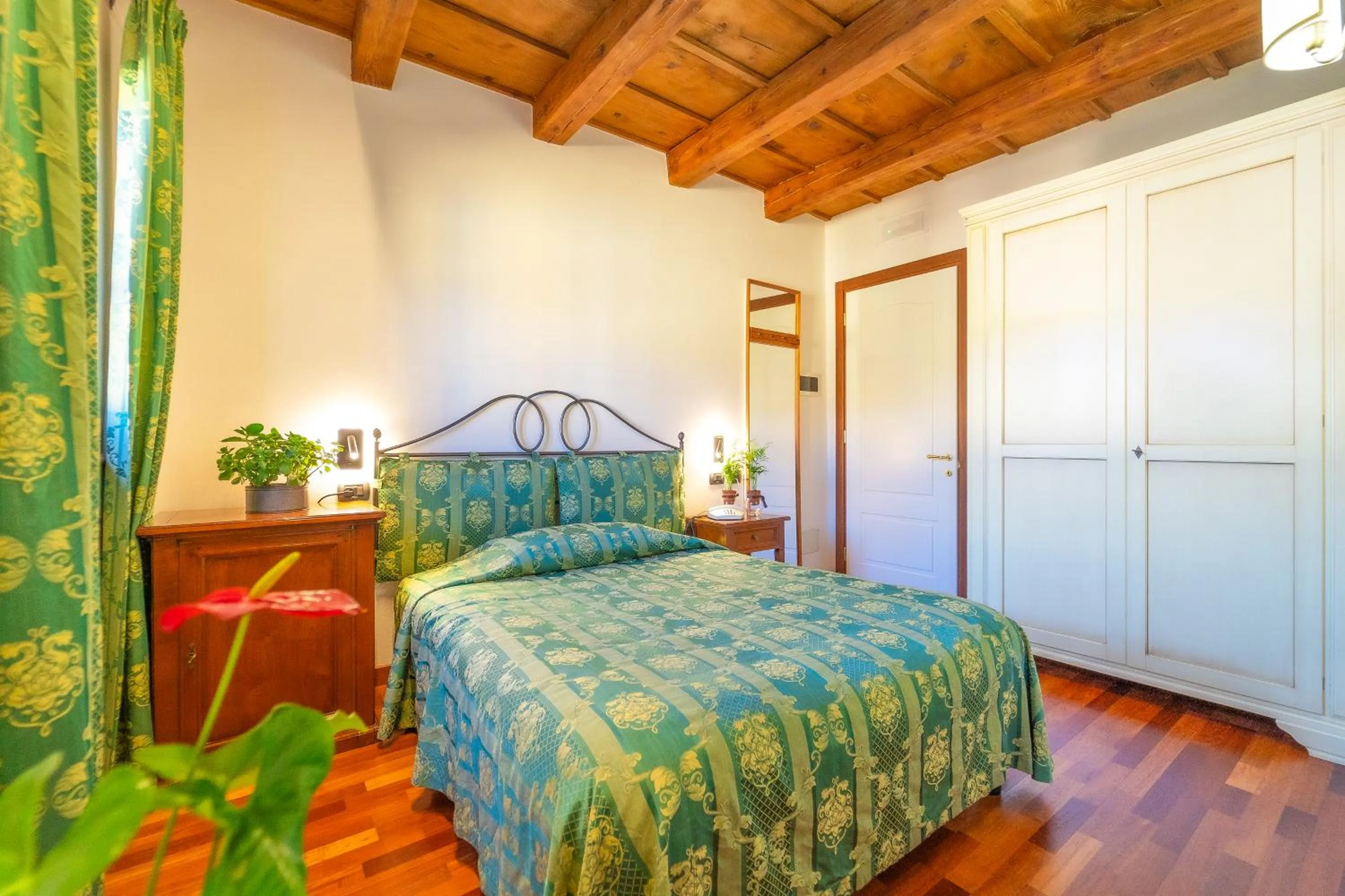 Small Double Room - single occupancy in Albergo Falterona