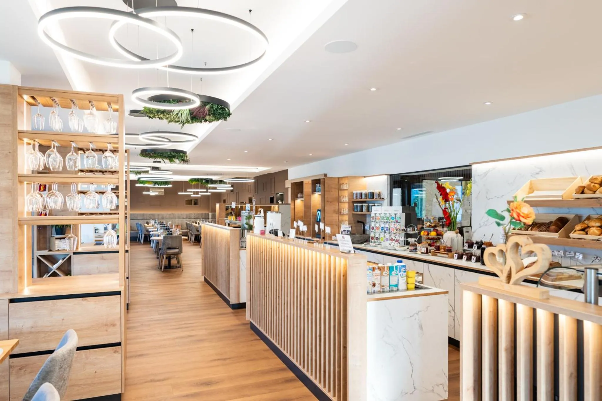 Restaurant/places to eat in Seehotel Hoffmann