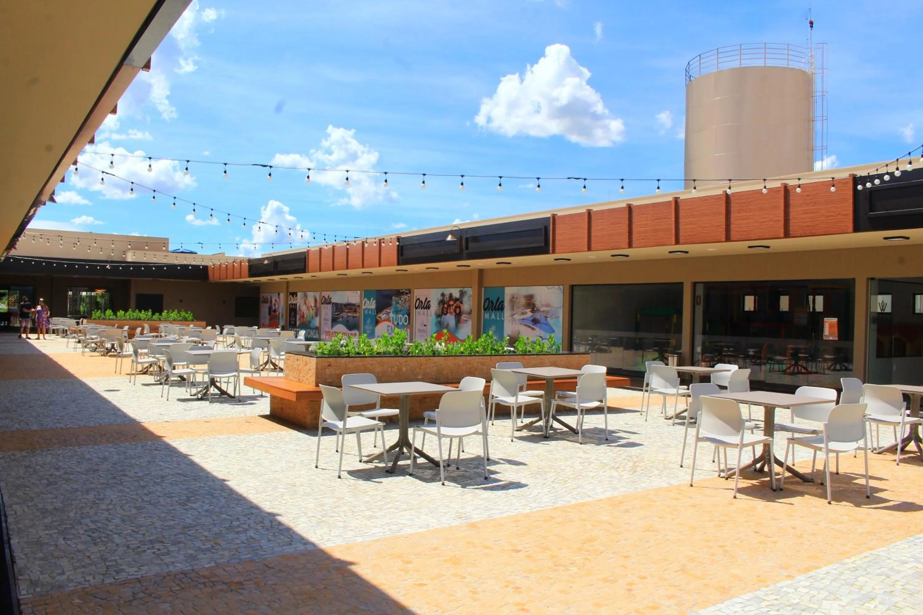 Restaurant/places to eat in Praias do Lago Eco Resort by WAM Experience