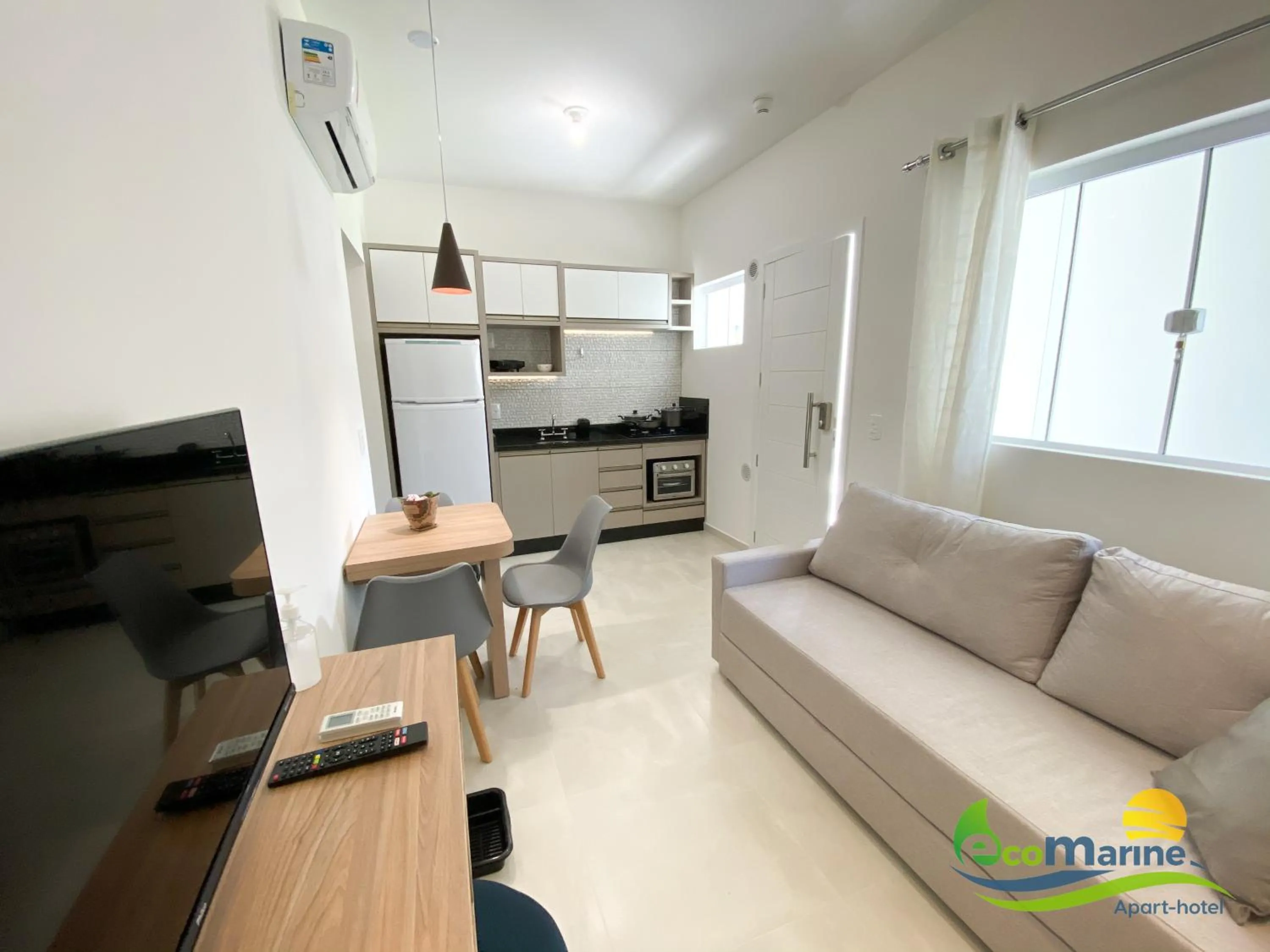 TV and multimedia in Ecomarine Apart-hotel 800 m Beto Carrero