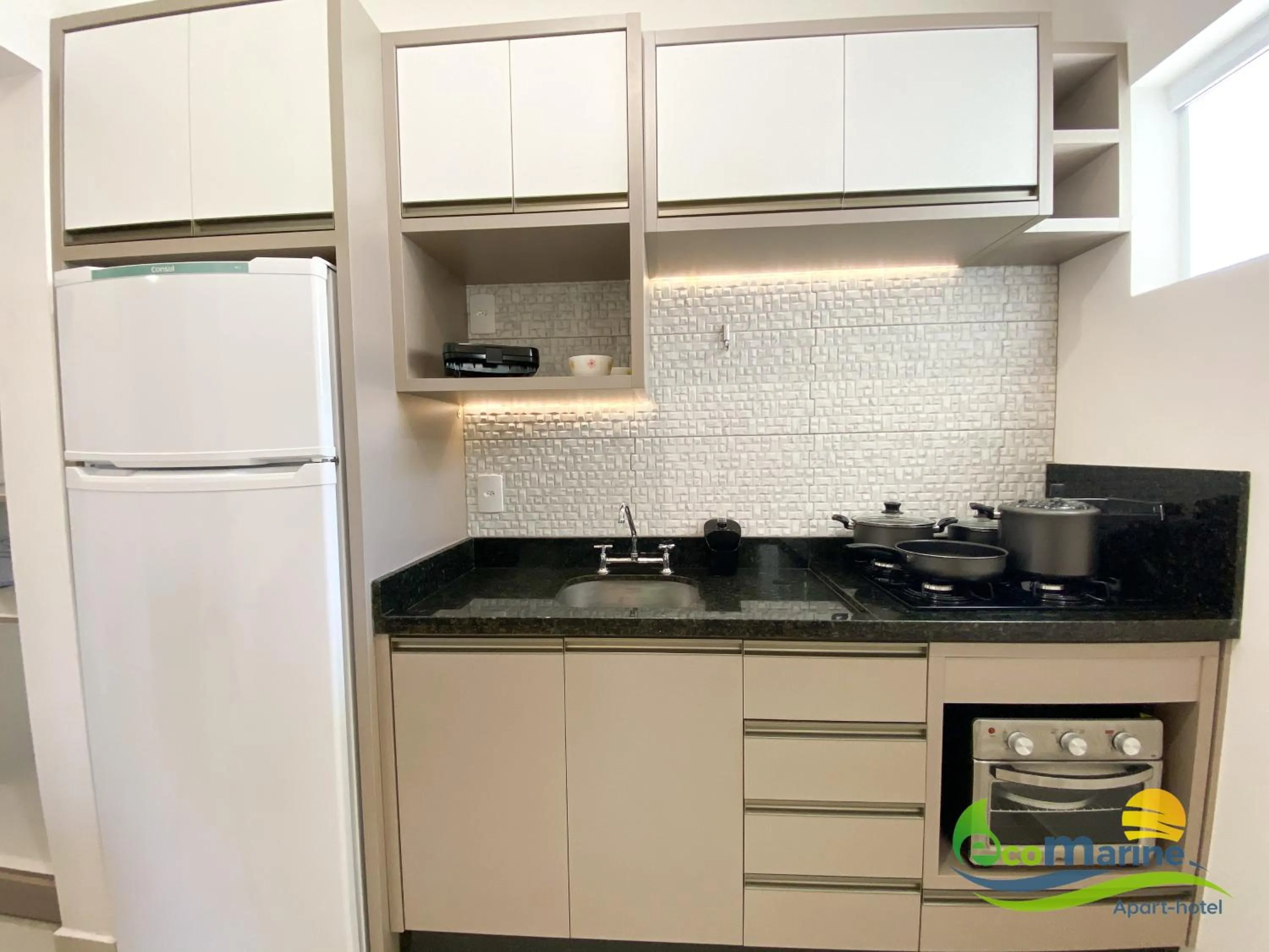 Kitchen or kitchenette in Ecomarine Apart-hotel 800 m Beto Carrero