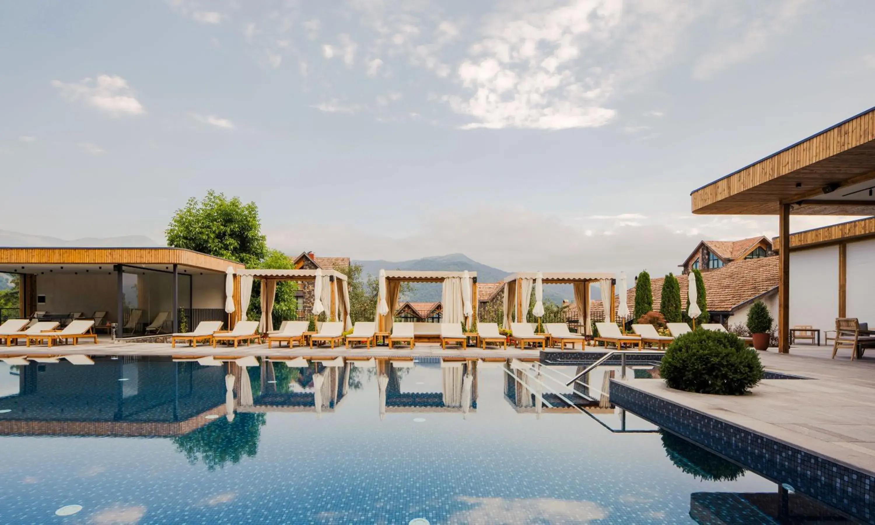 Swimming pool in Dilijani Tun Hotel & Restaurant Swimming pool in Dilijani Tun Hotel & Restaurant