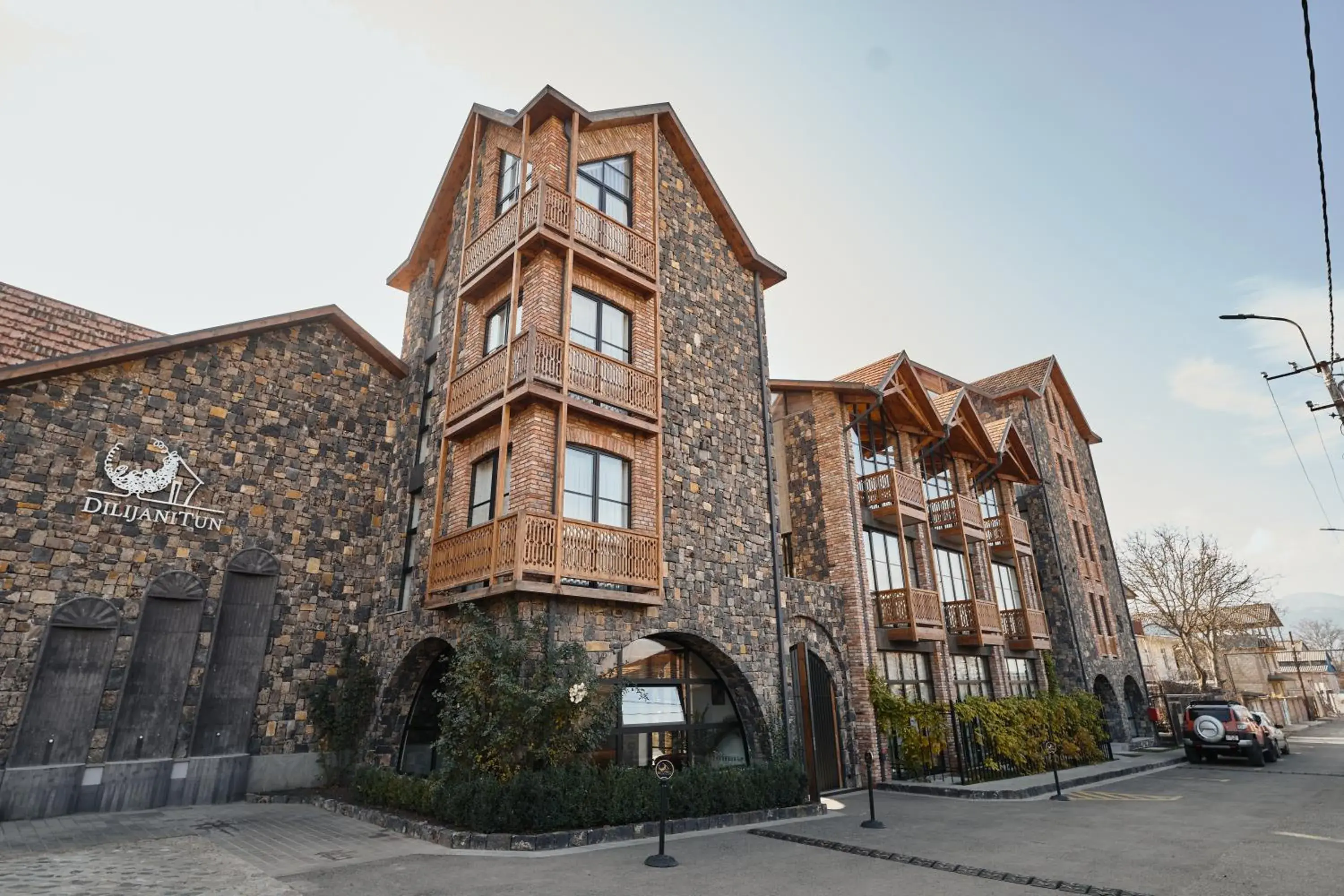 Property building in Dilijani Tun Hotel & Restaurant Property building in Dilijani Tun Hotel & Restaurant