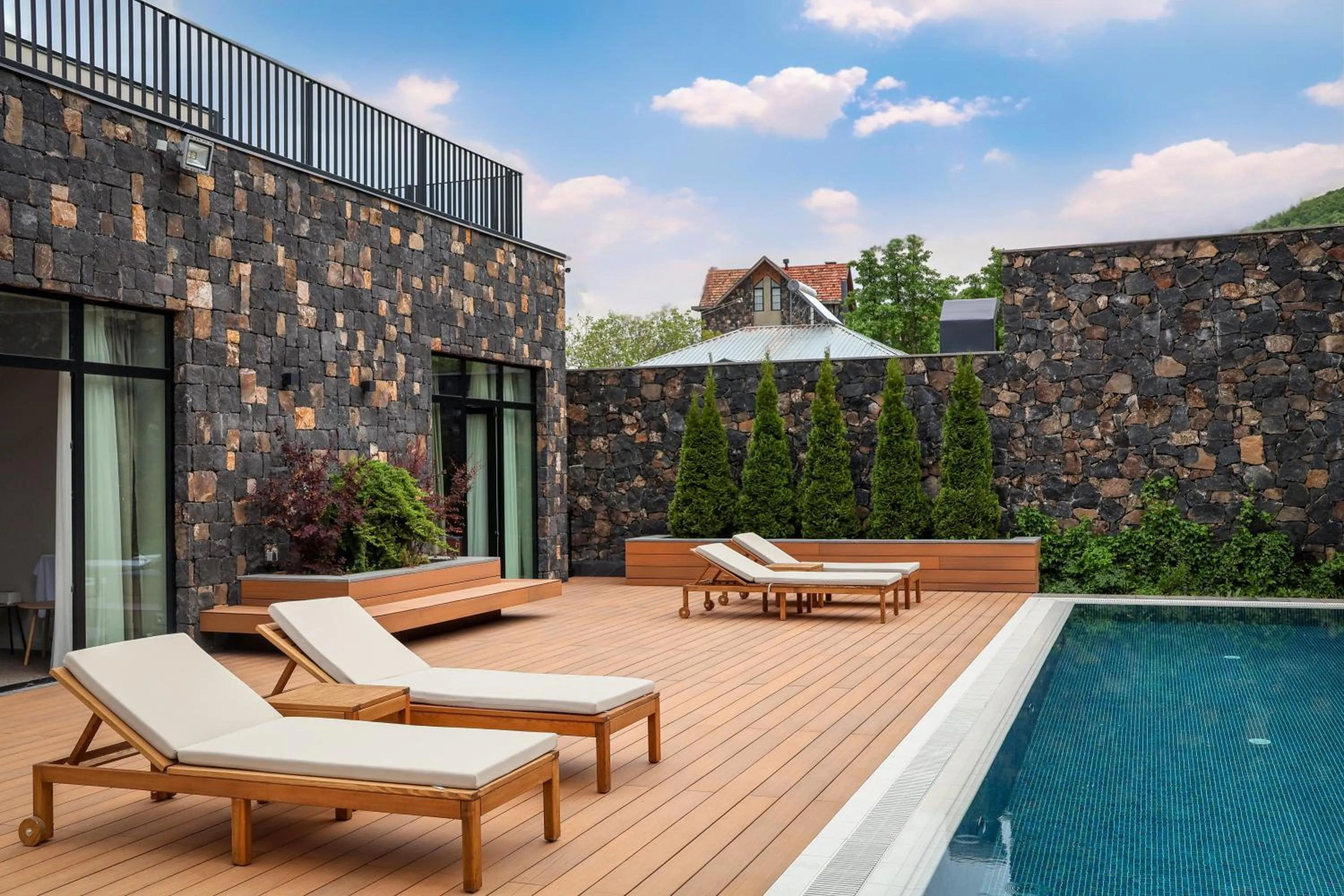 Patio in Dilijani Tun Hotel & Restaurant