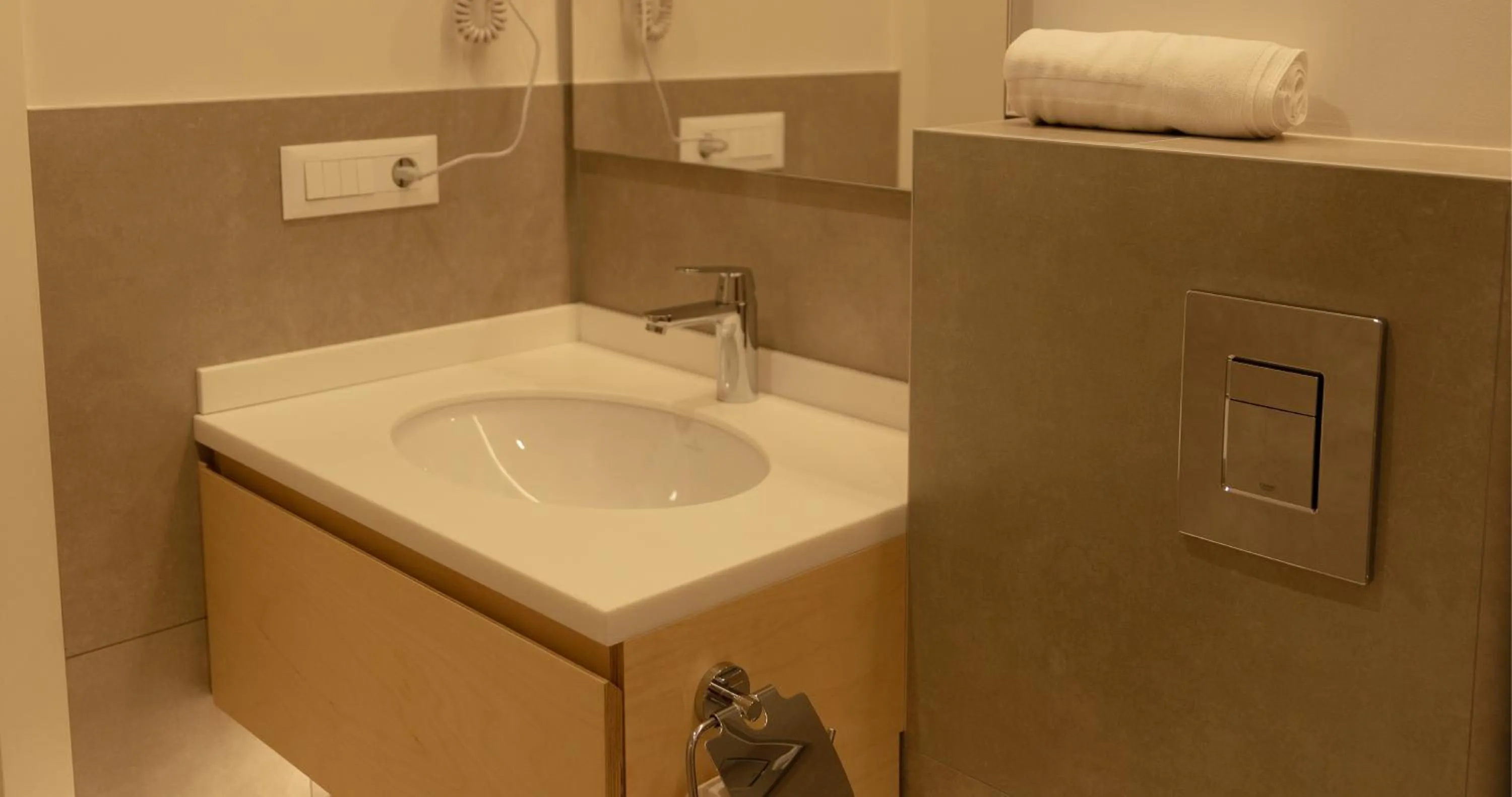 Bathroom in Dilijani Tun Hotel & Restaurant