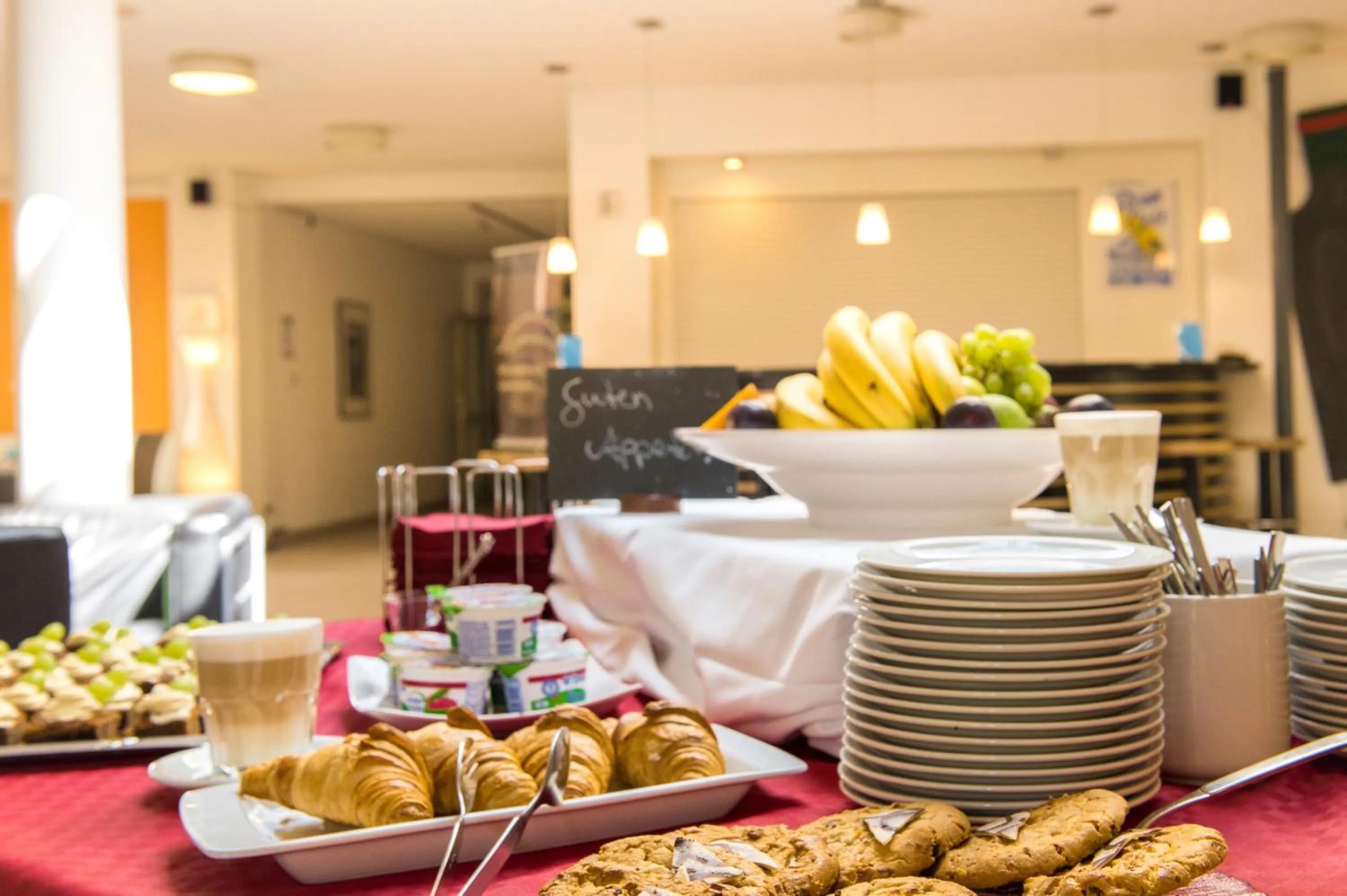 Food in CJD Bonn Castell