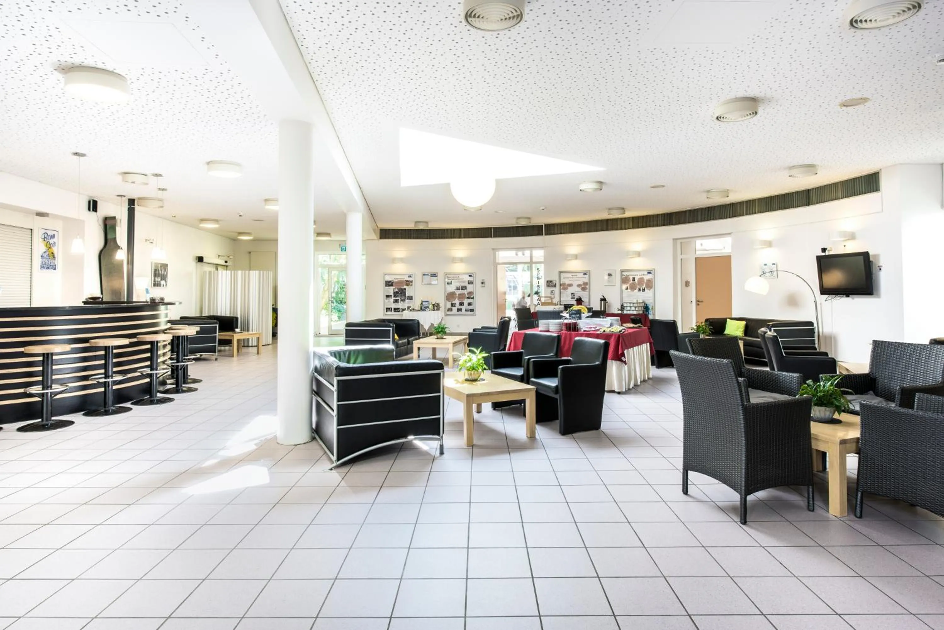 Restaurant/places to eat in CJD Bonn Castell