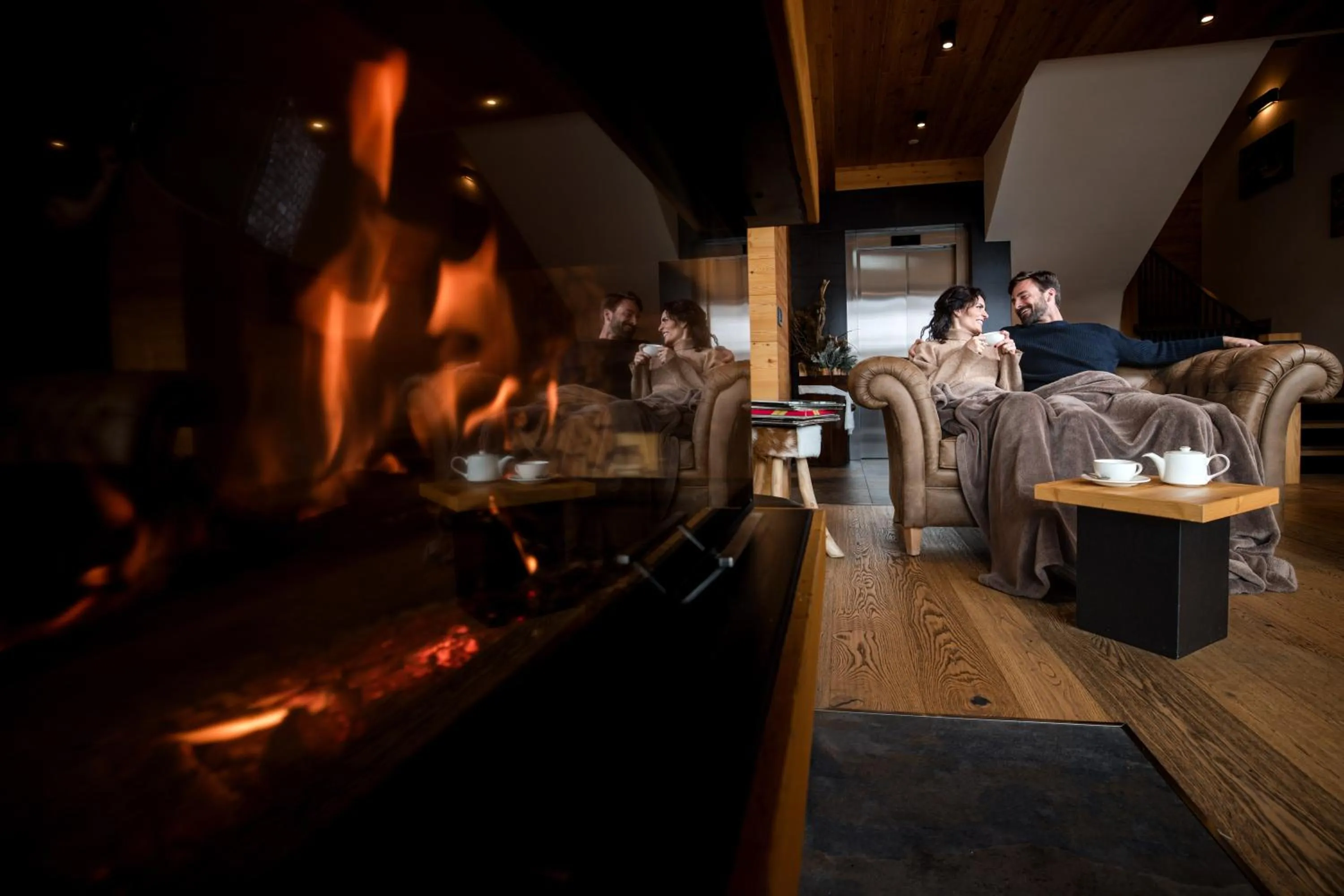 Communal lounge/ TV room in Hotel Li Anta Rossa - Adults Only