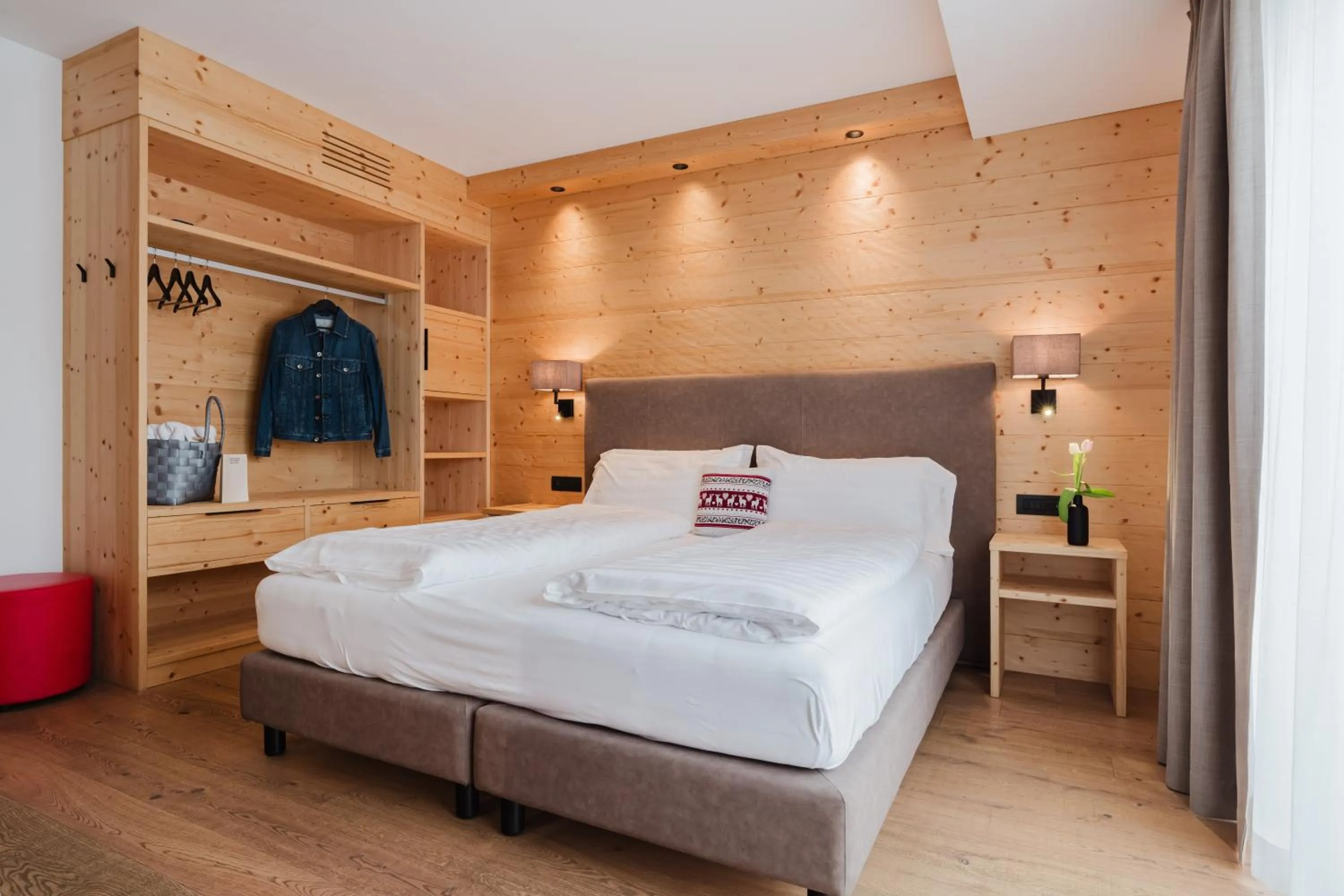 Bedroom, Bed in Hotel Li Anta Rossa - Adults Only