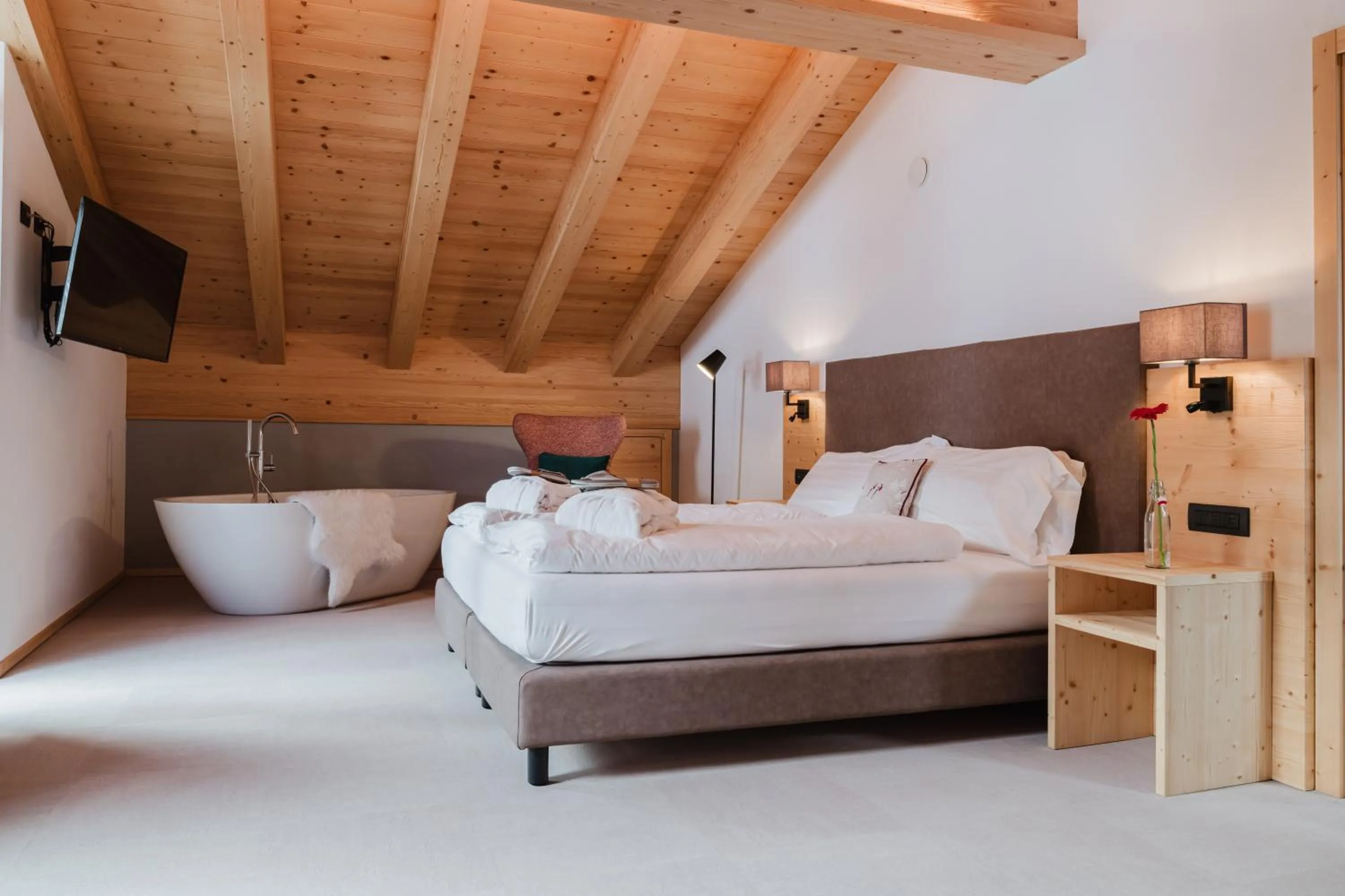 Bedroom, Bed in Hotel Li Anta Rossa - Adults Only