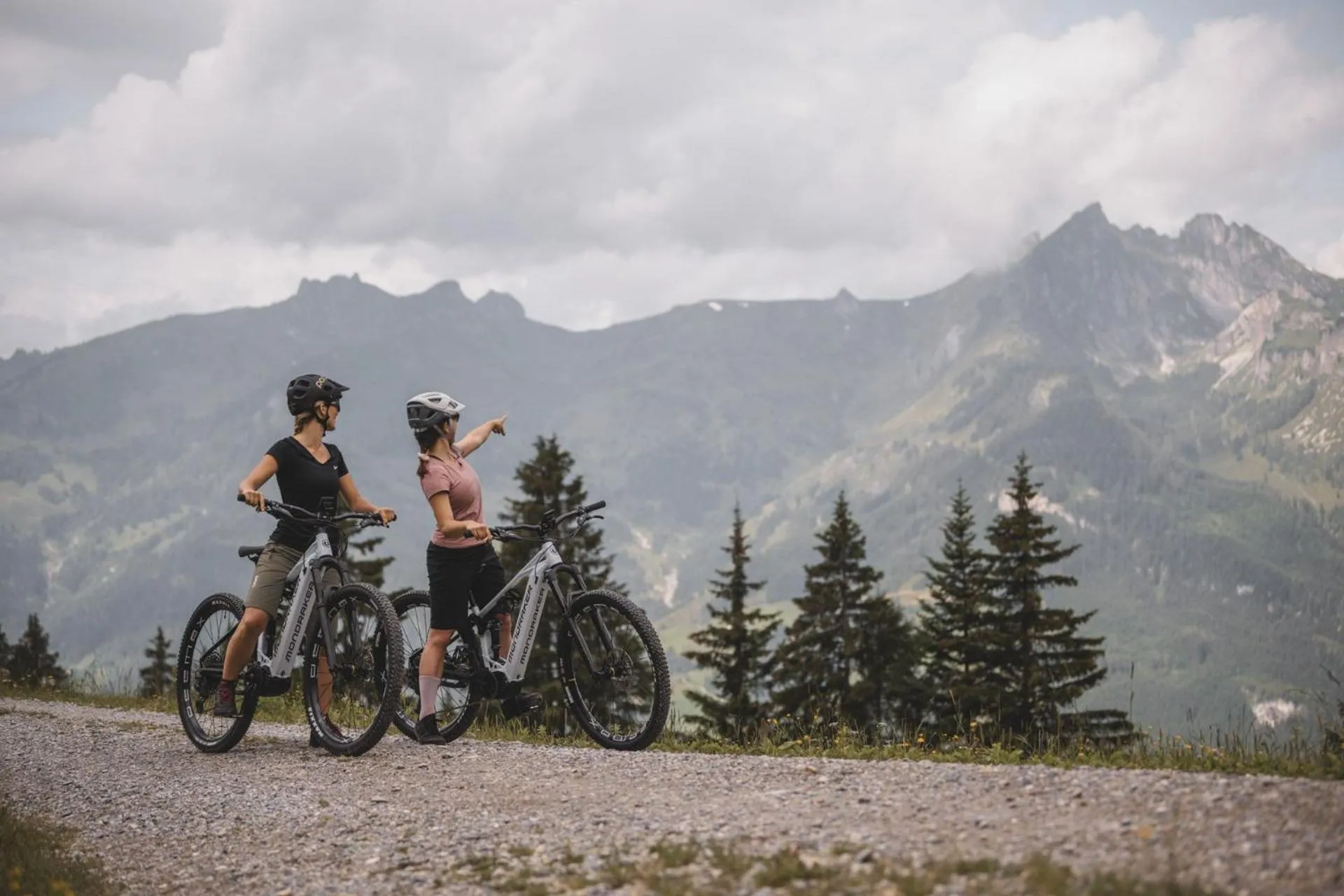 Cycling in DAS EDELWEISS - Salzburg Mountain Resort