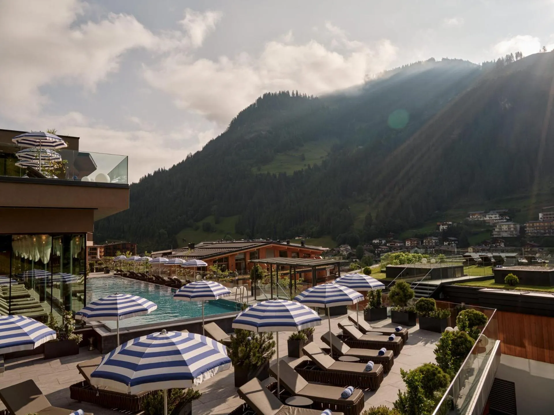 Swimming pool in DAS EDELWEISS - Salzburg Mountain Resort