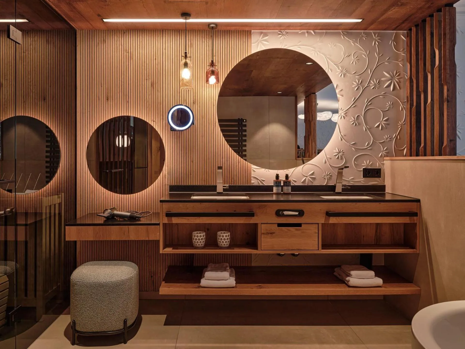 Bathroom in DAS EDELWEISS - Salzburg Mountain Resort