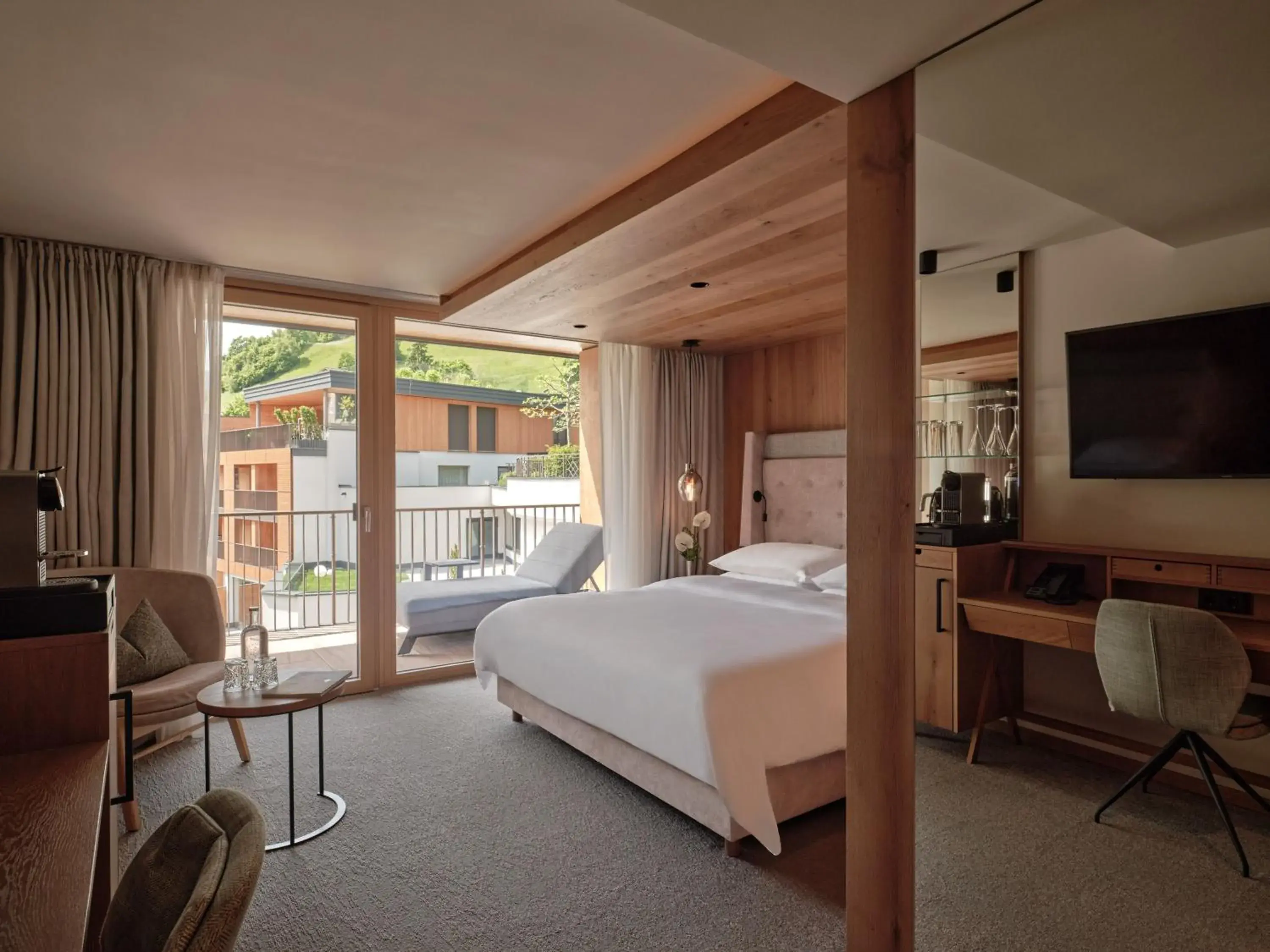 Superior Double Room - single occupancy in DAS EDELWEISS - Salzburg Mountain Resort Superior Double Room - single occupancy in DAS EDELWEISS - Salzburg Mountain Resort