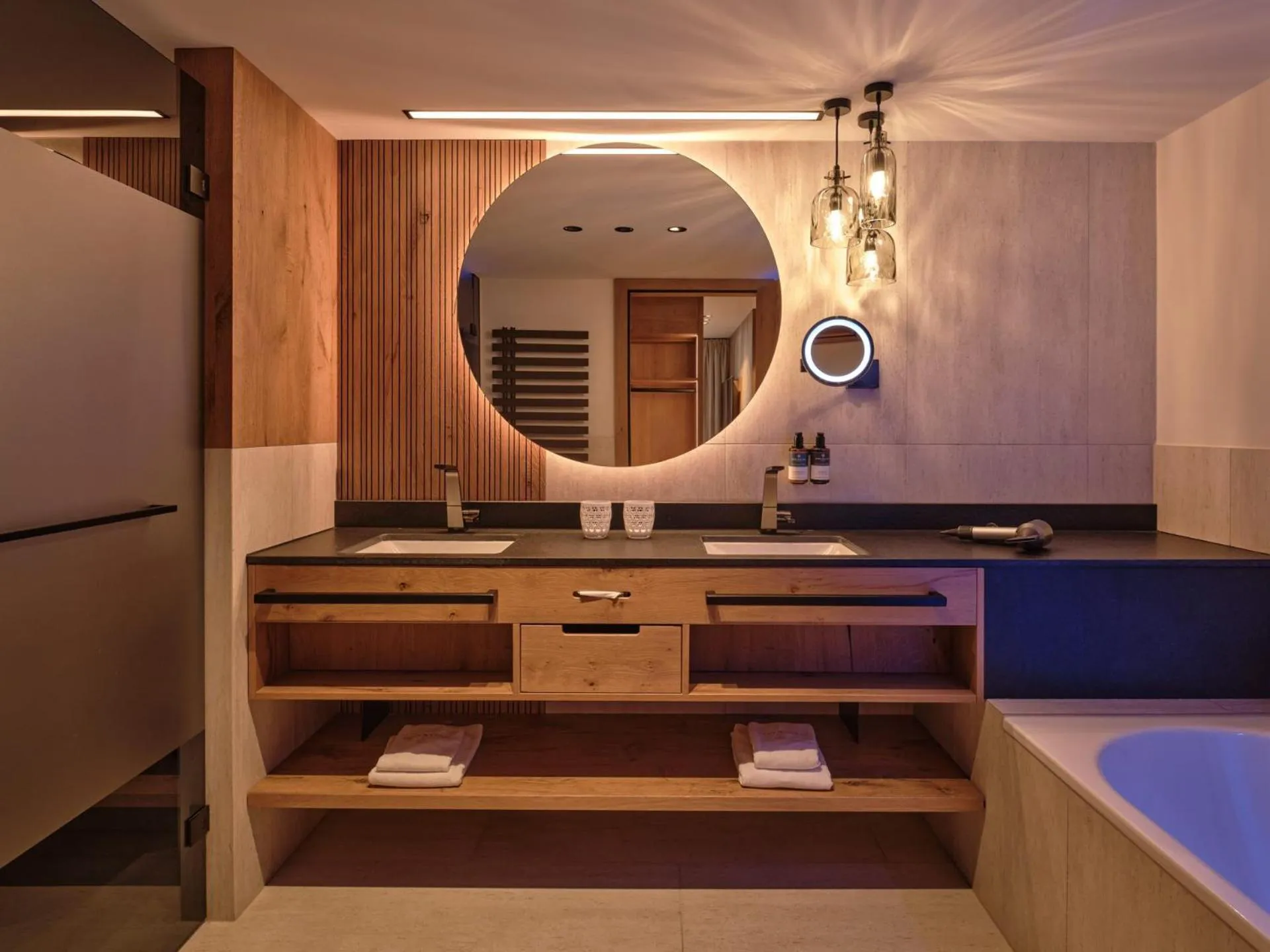 Bathroom in DAS EDELWEISS - Salzburg Mountain Resort