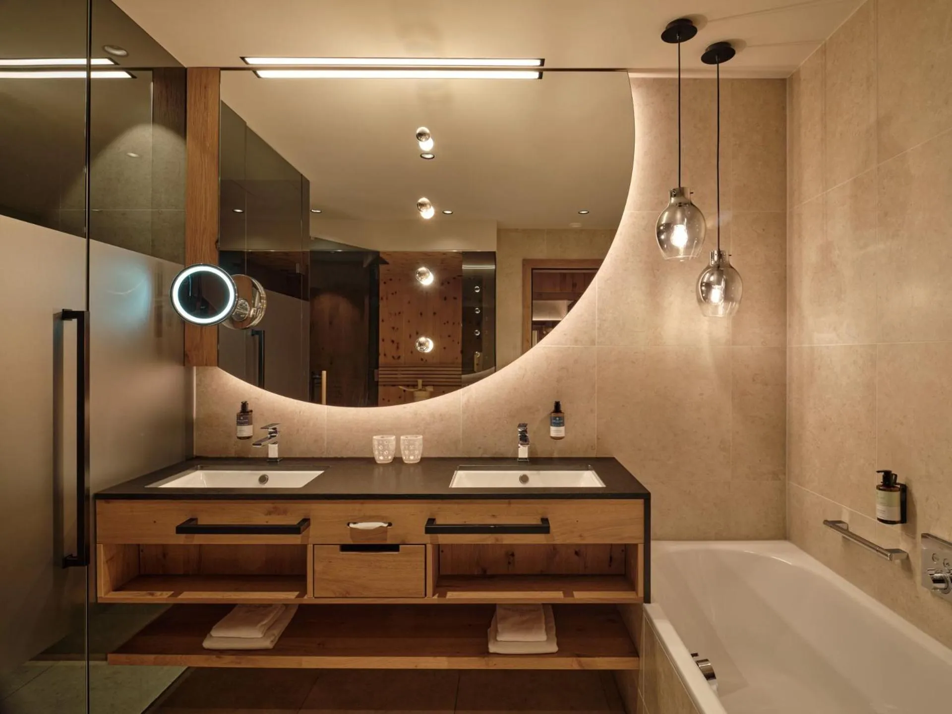 Bathroom in DAS EDELWEISS - Salzburg Mountain Resort