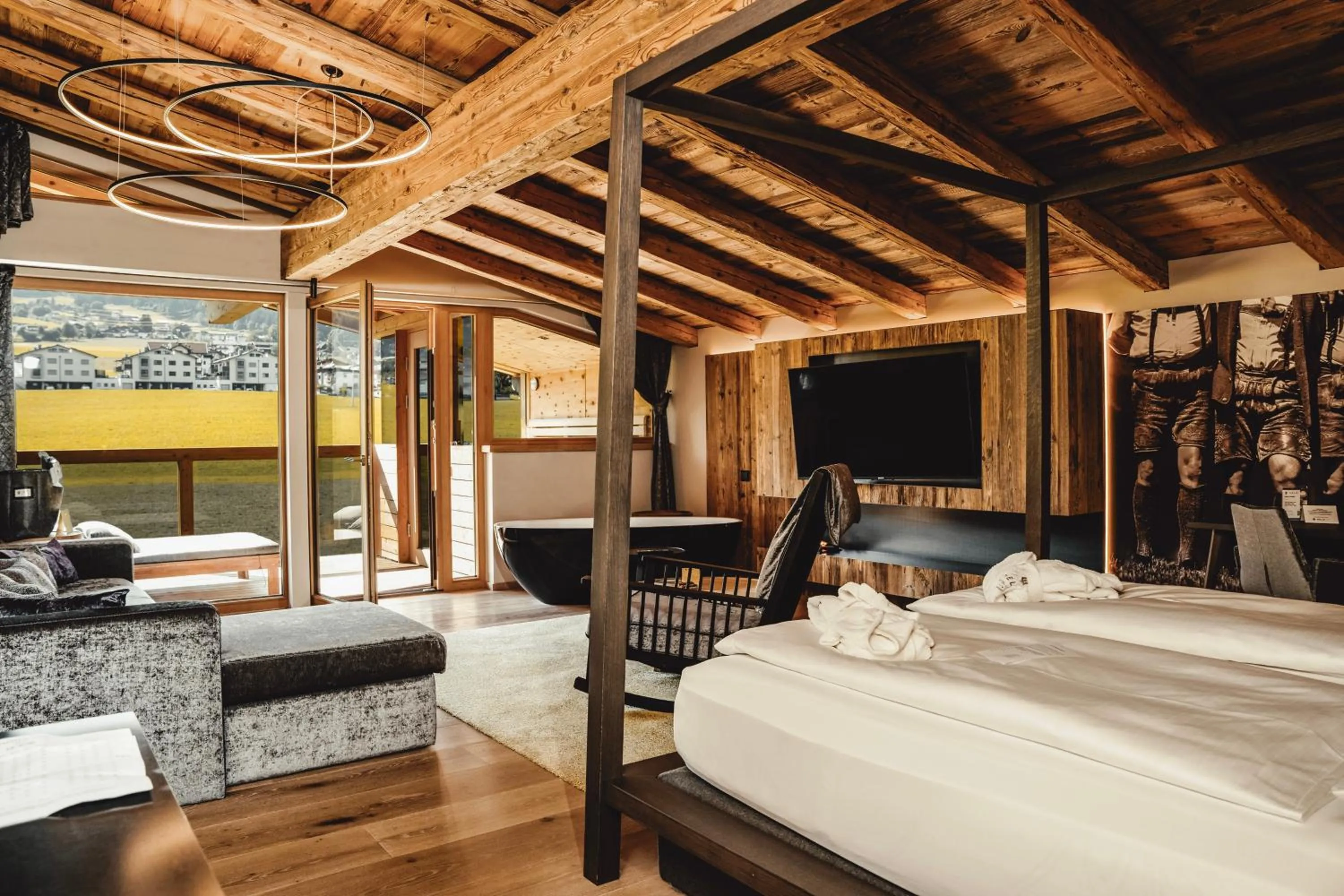 Bed in HELD - Hotel & Spa , 4 Sterne Superior, Zillertal