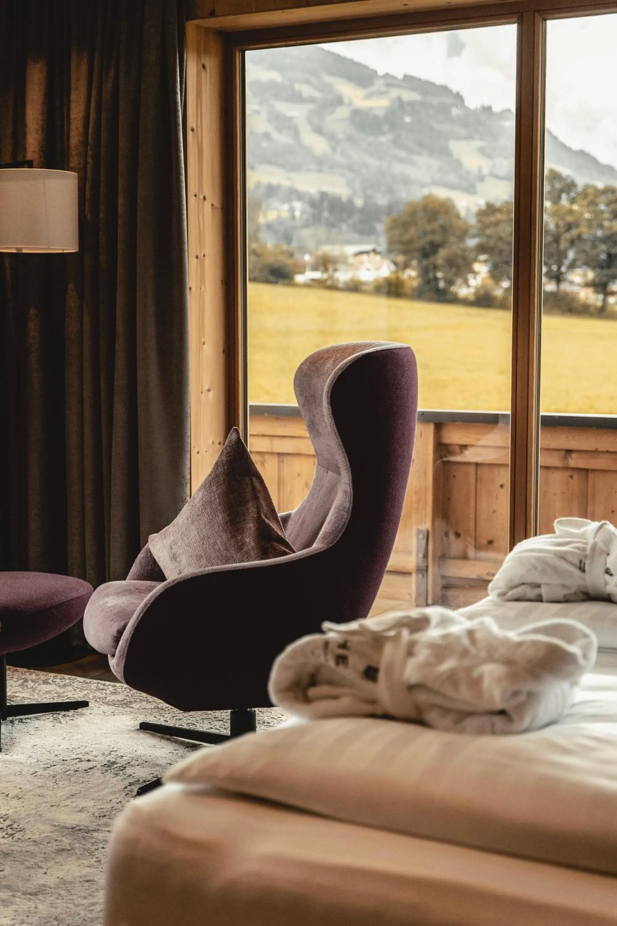 Photo of the whole room, Bed in HELD - Hotel & Spa , 4 Sterne Superior, Zillertal