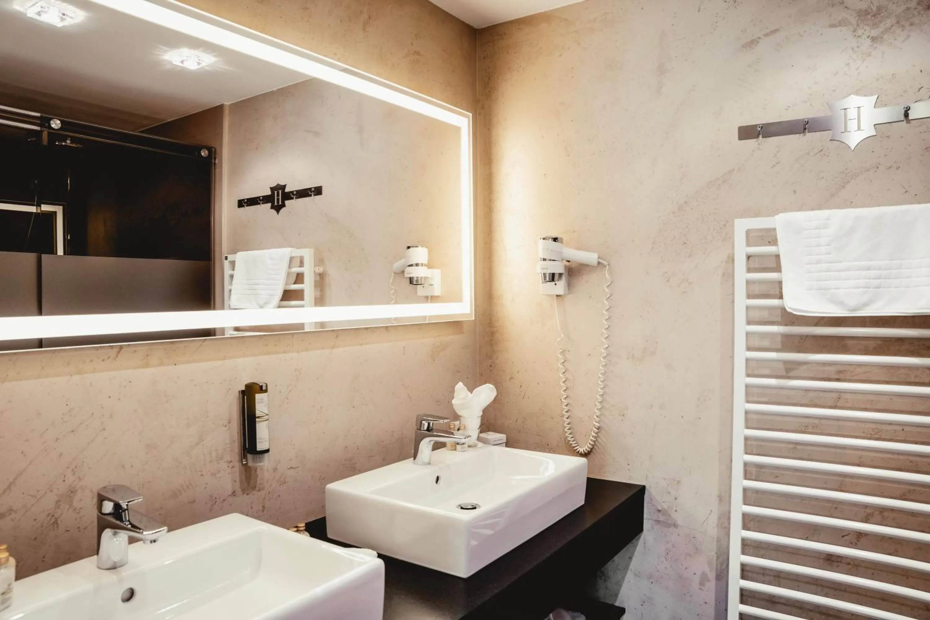 Bathroom in HELD - Hotel & Spa , 4 Sterne Superior, Zillertal
