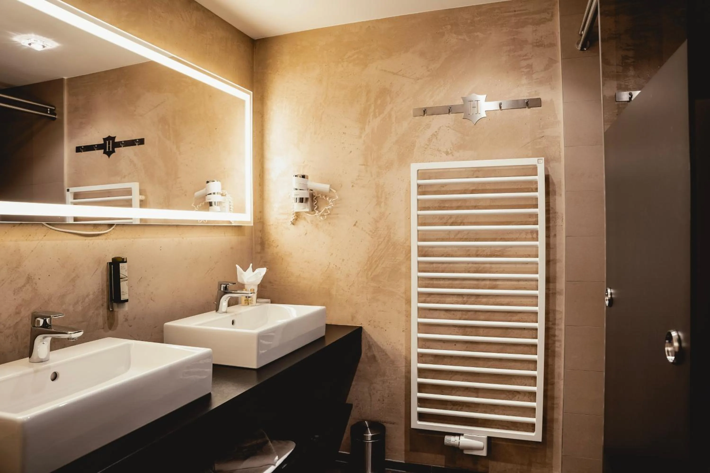 Bathroom in HELD - Hotel & Spa , 4 Sterne Superior, Zillertal