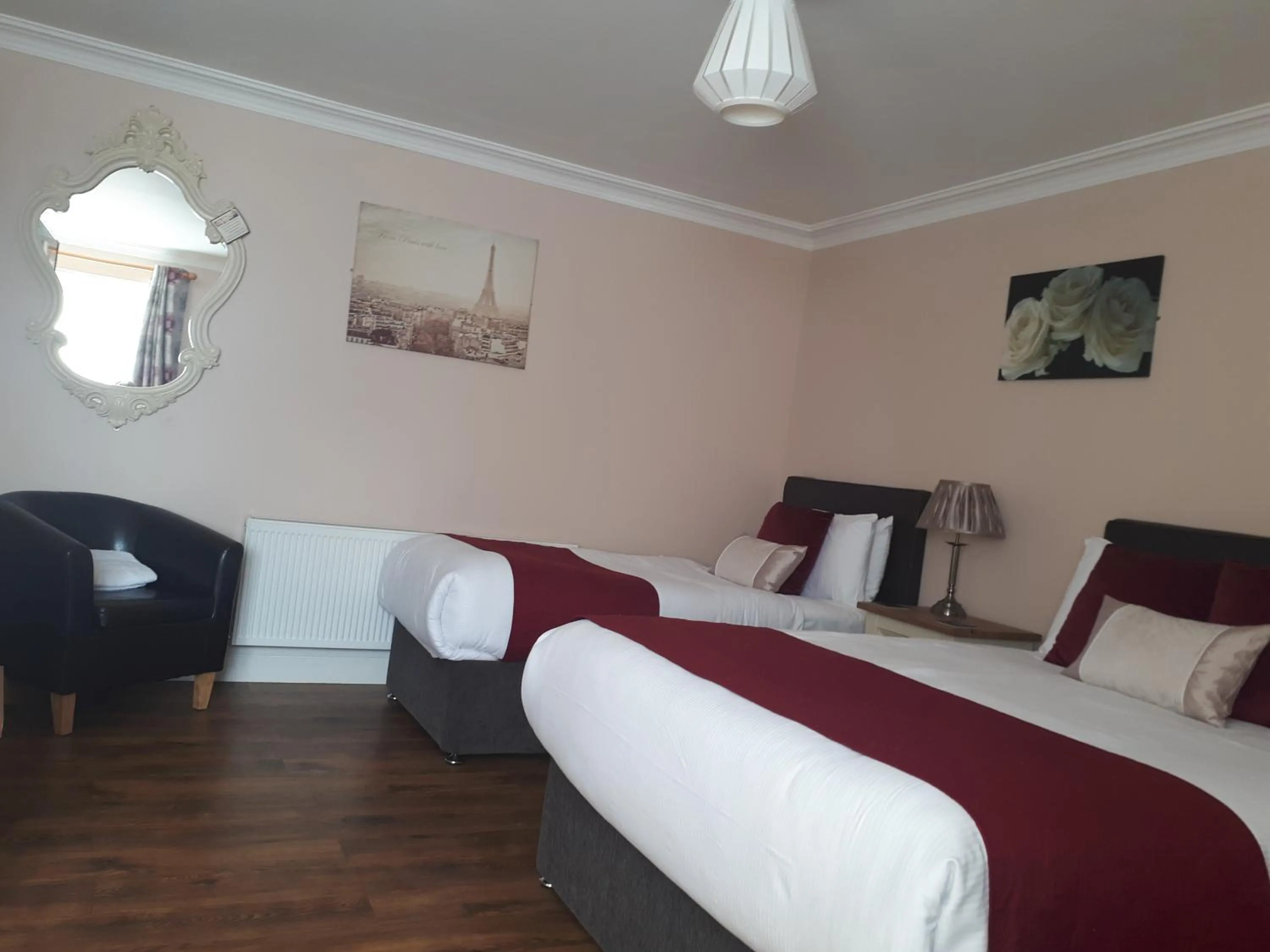 Double or Twin Room - Courtyard in Jim McGee's