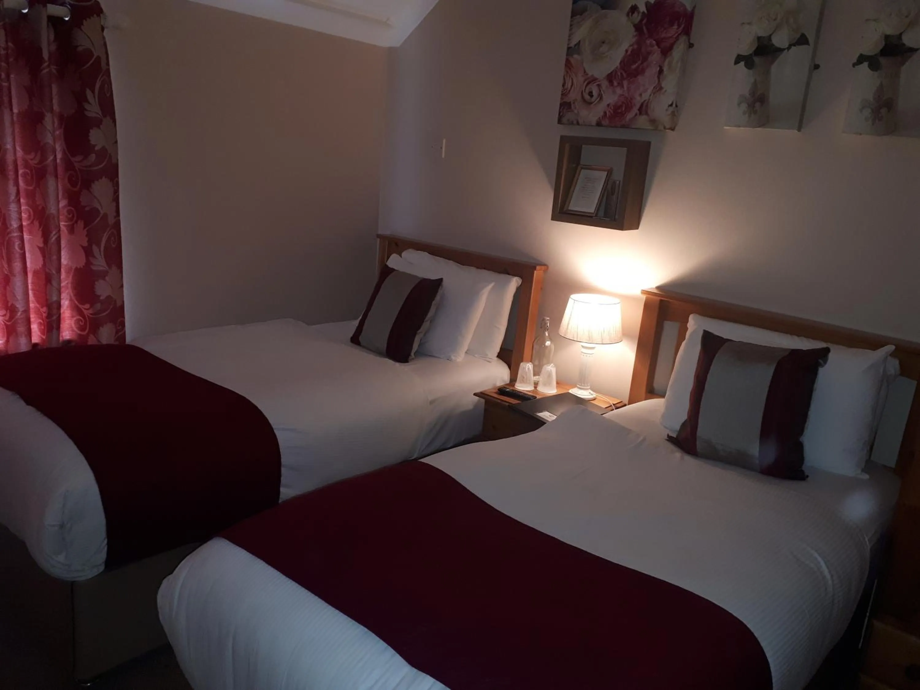 Twin Room in Jim McGee's