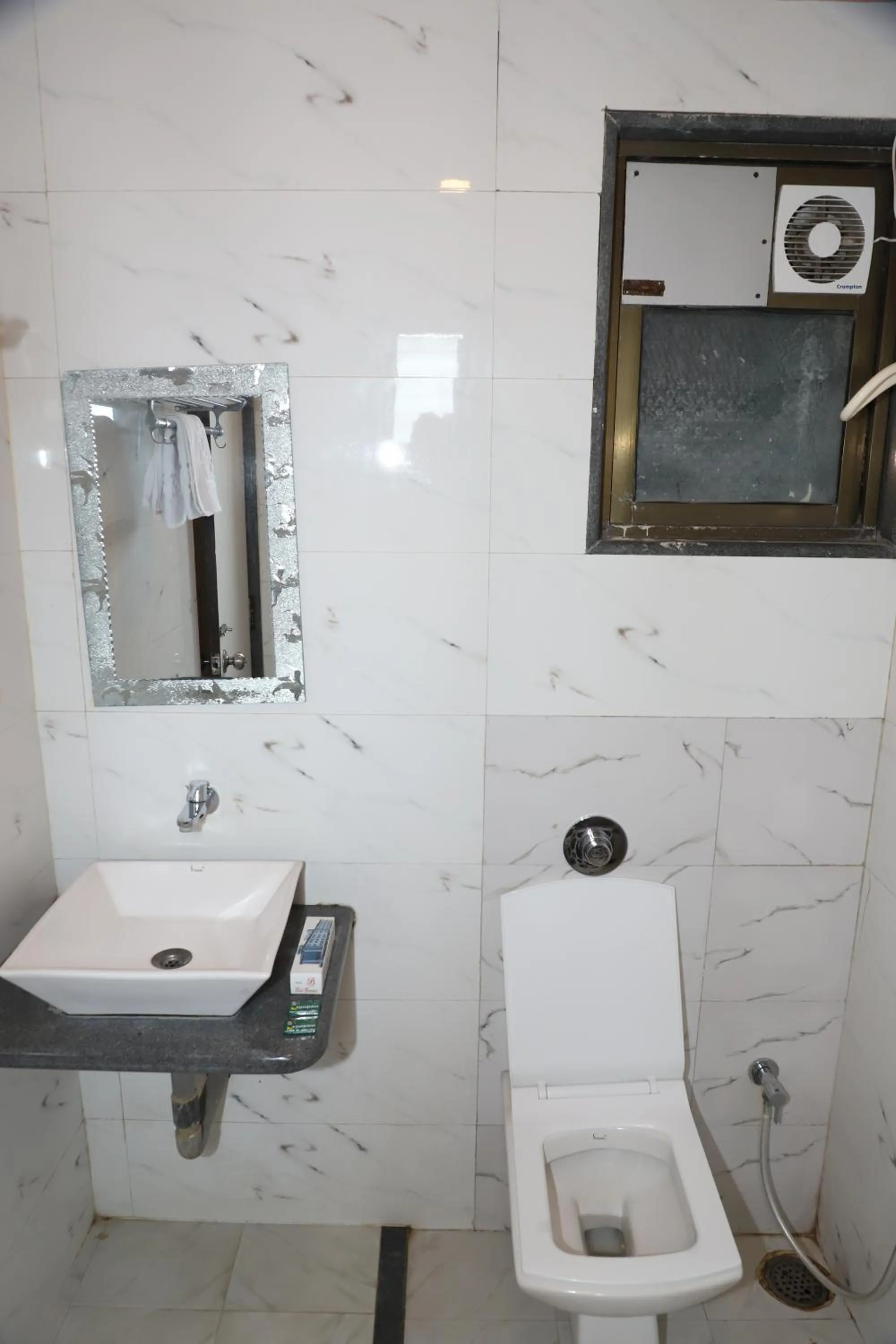 Bathroom in Hotel Sai Bansi