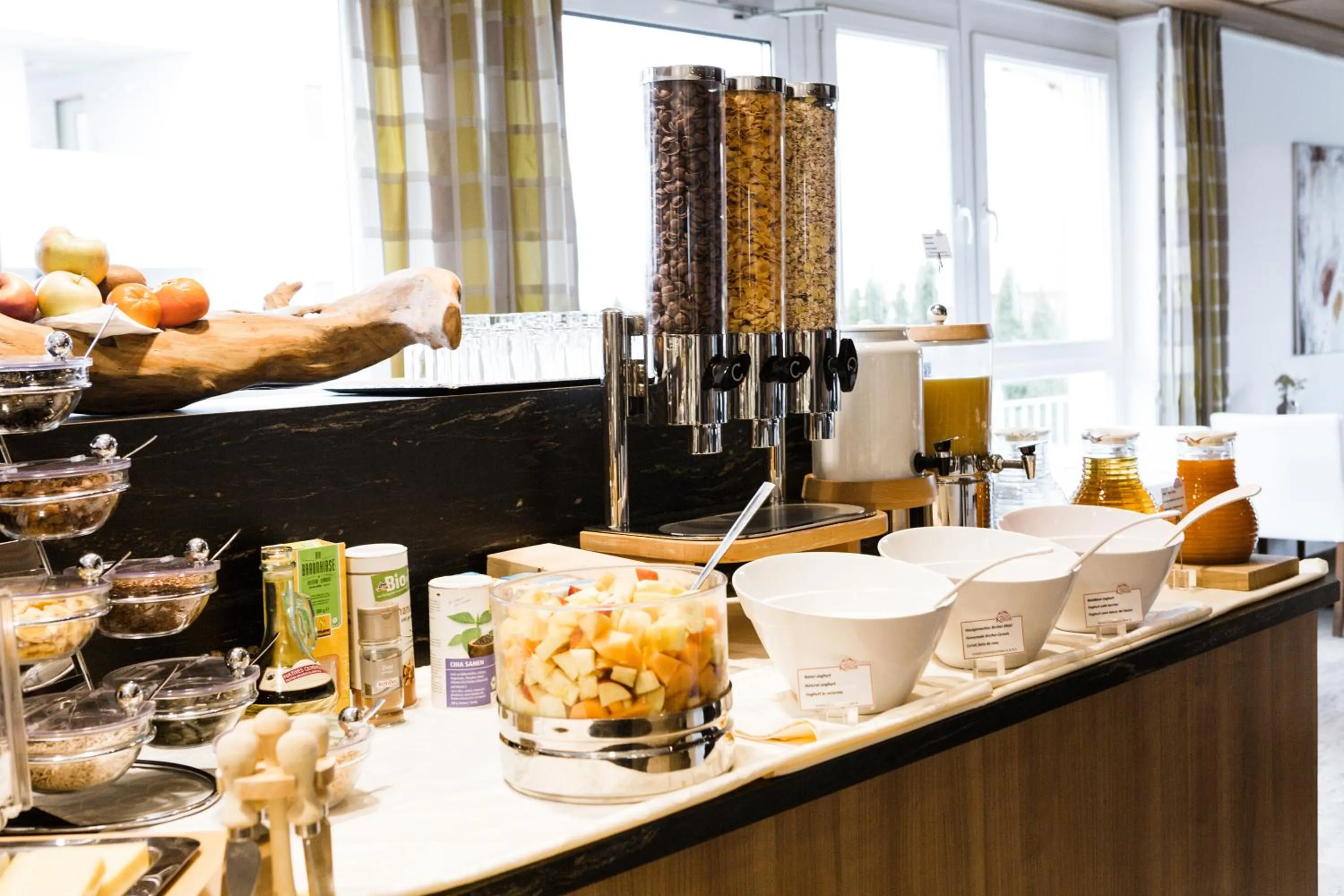 Buffet breakfast in Hotel Kapeller Innsbruck