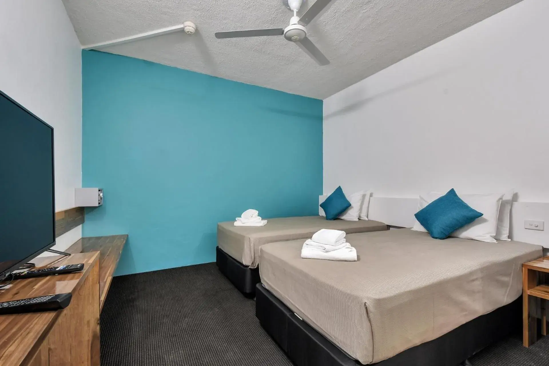 Large Twin Room in Capitanos Large Twin Room in Capitanos