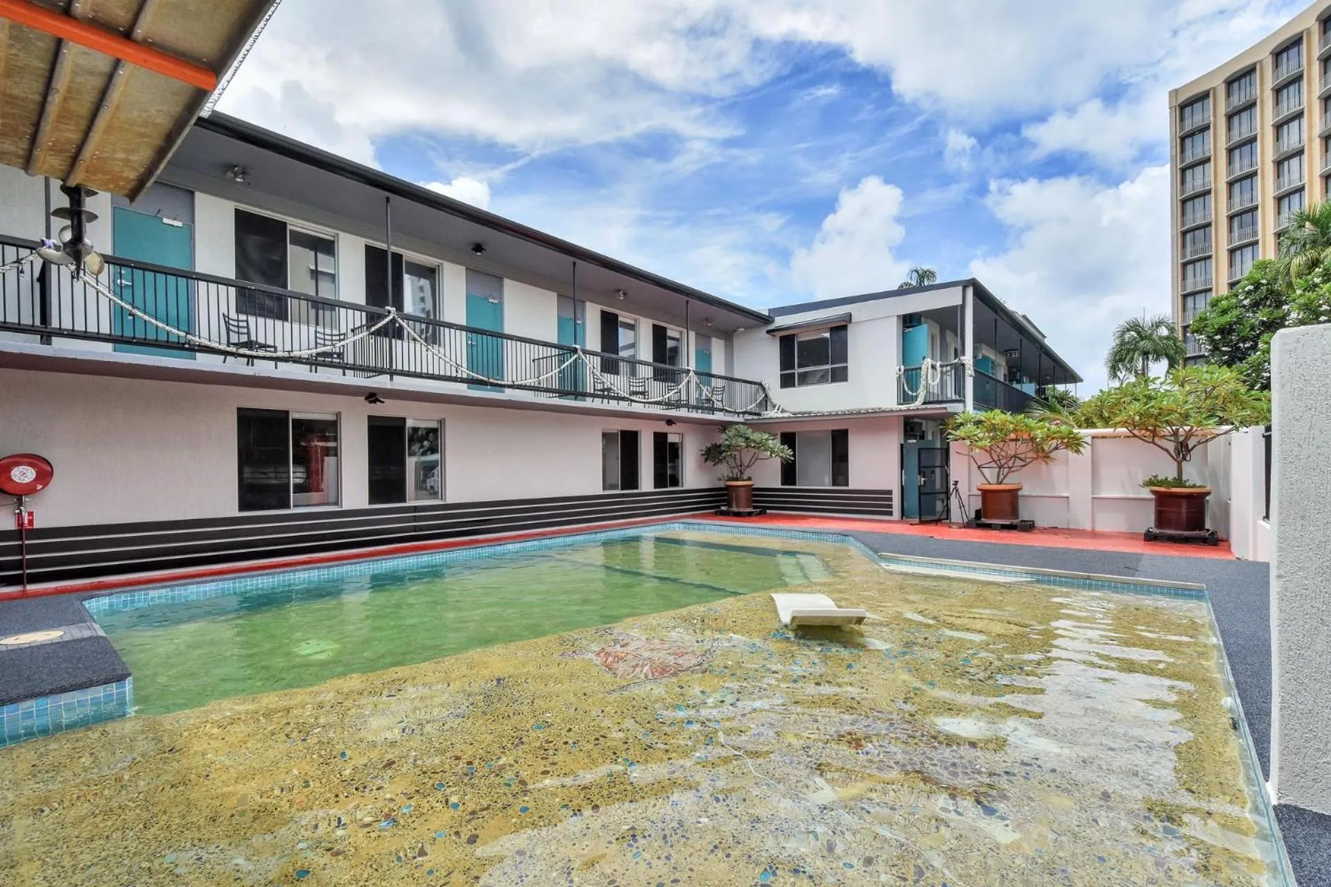 Property building in Capitanos