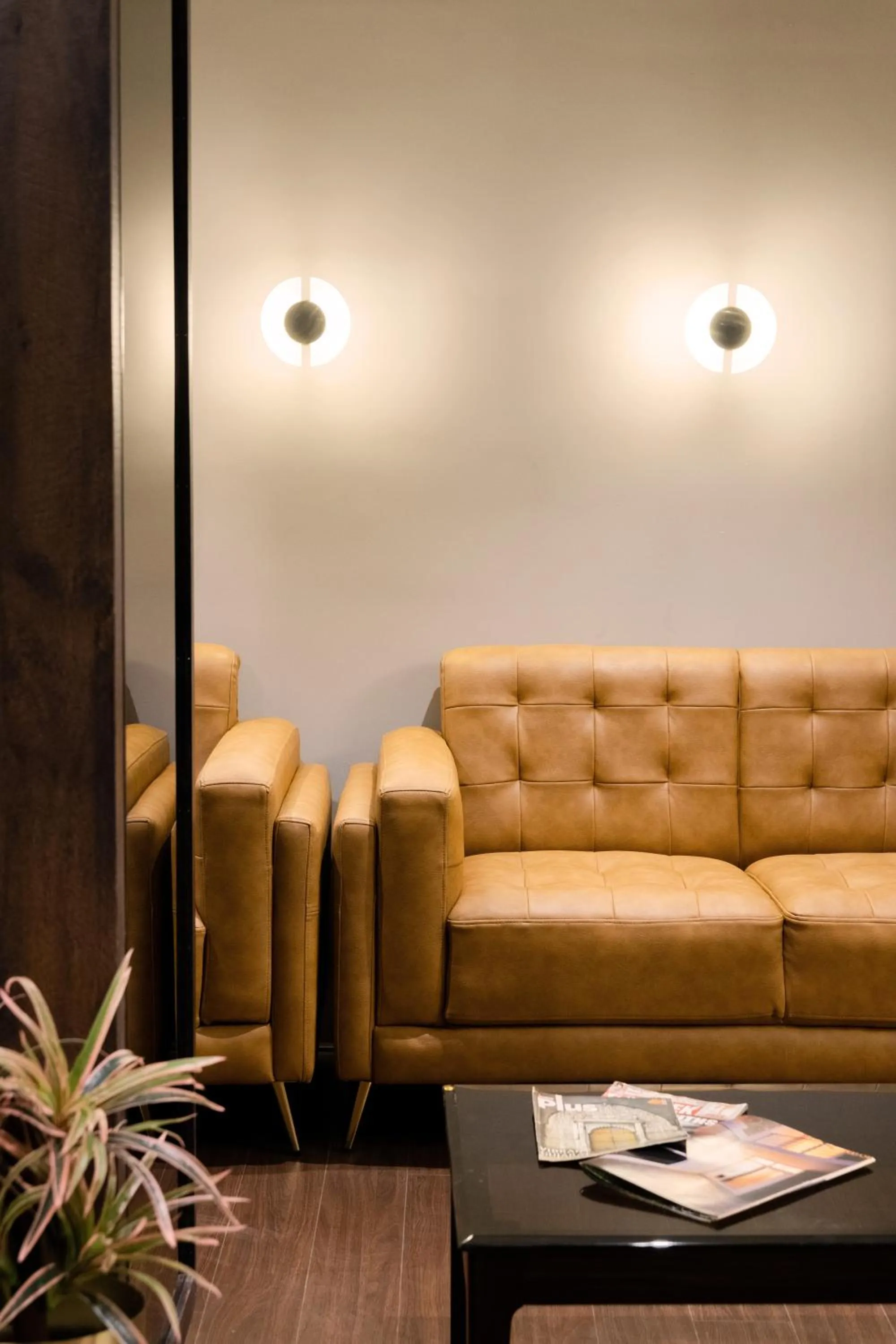 Lobby or reception in Hotel Paramount Suites & Service Apartments