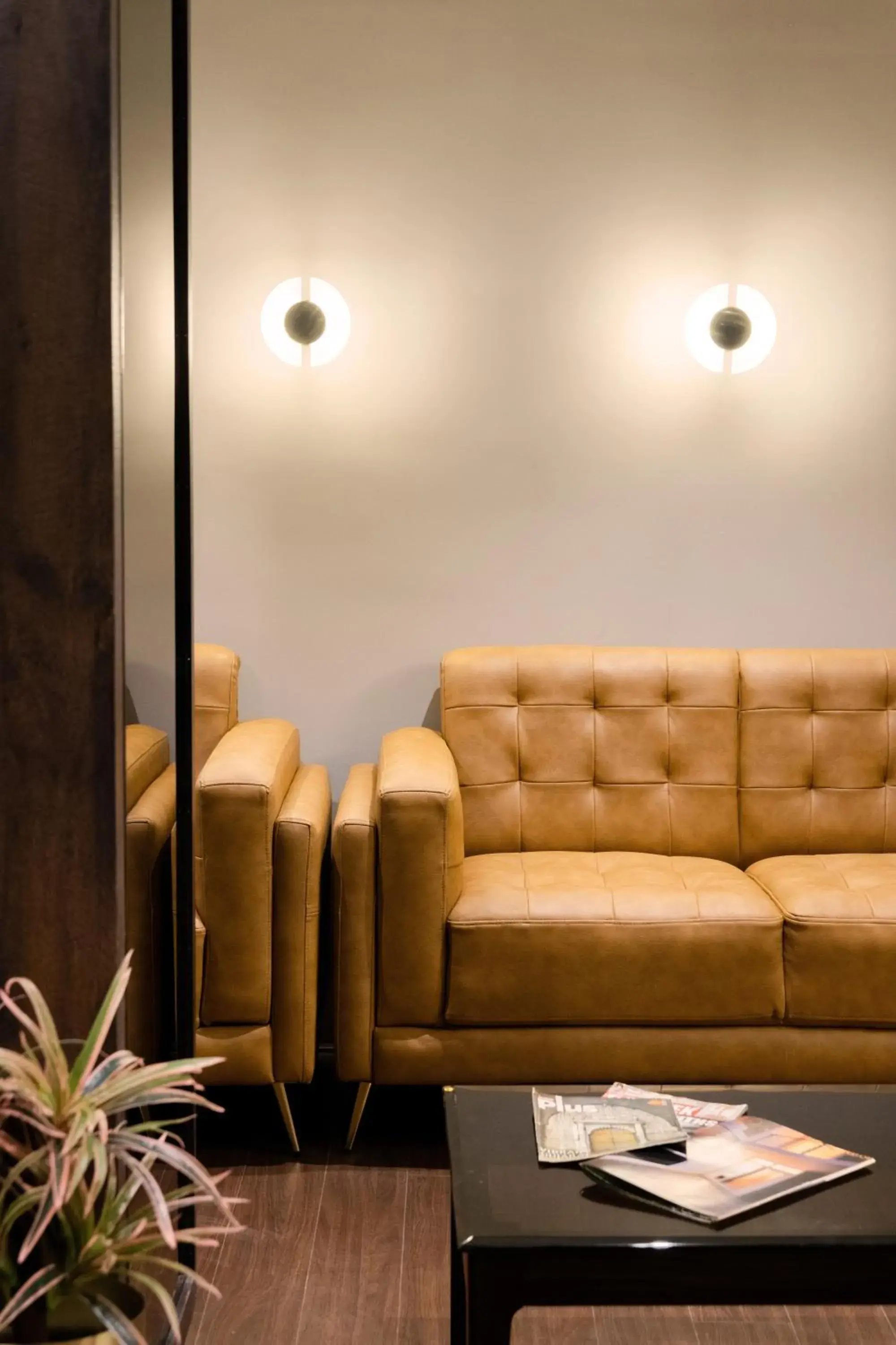 Lobby or reception in Hotel Paramount Suites & Service Apartments Lobby or reception in Hotel Paramount Suites & Service Apartments