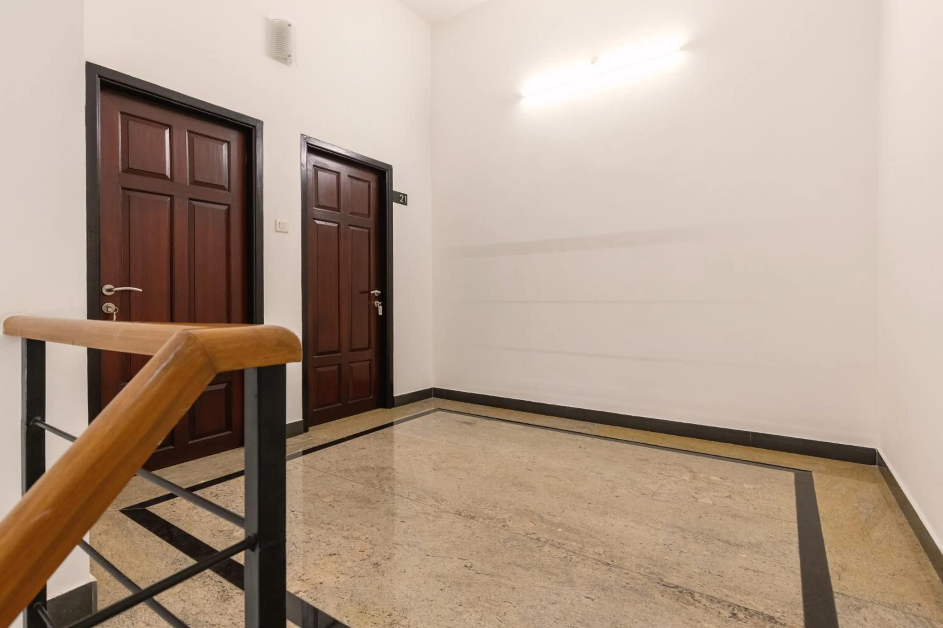 Hotel Paramount Suites & Service Apartments