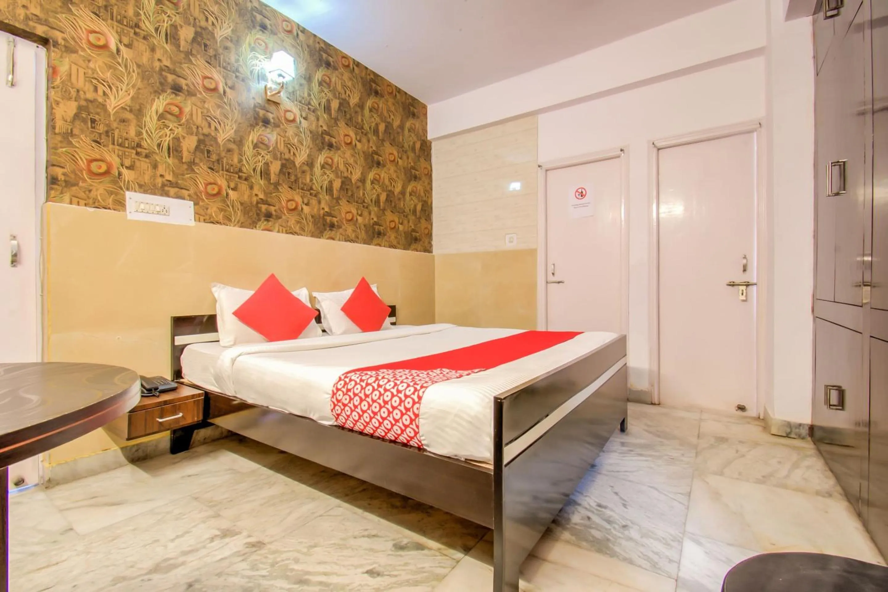 Bedroom, Bed in Hotel O Kamini