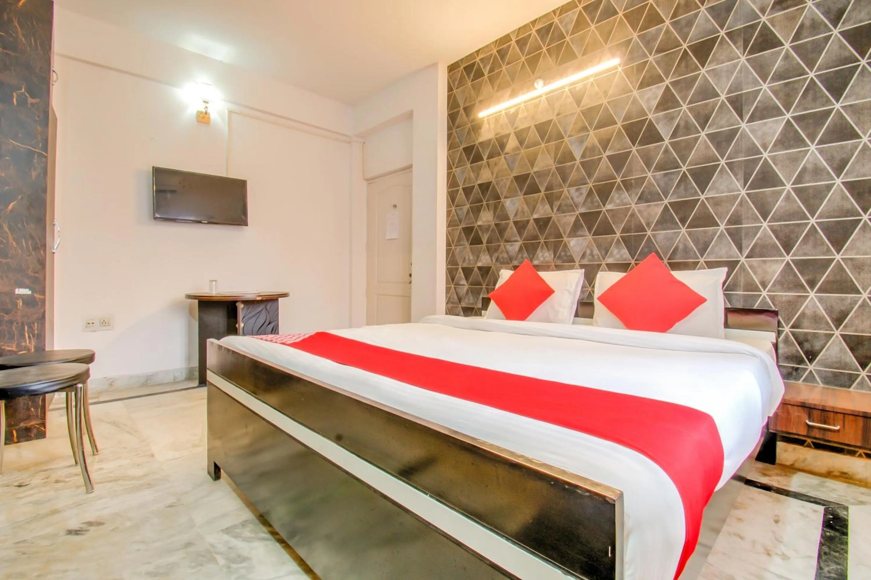 Bedroom, Bed in Hotel O Kamini