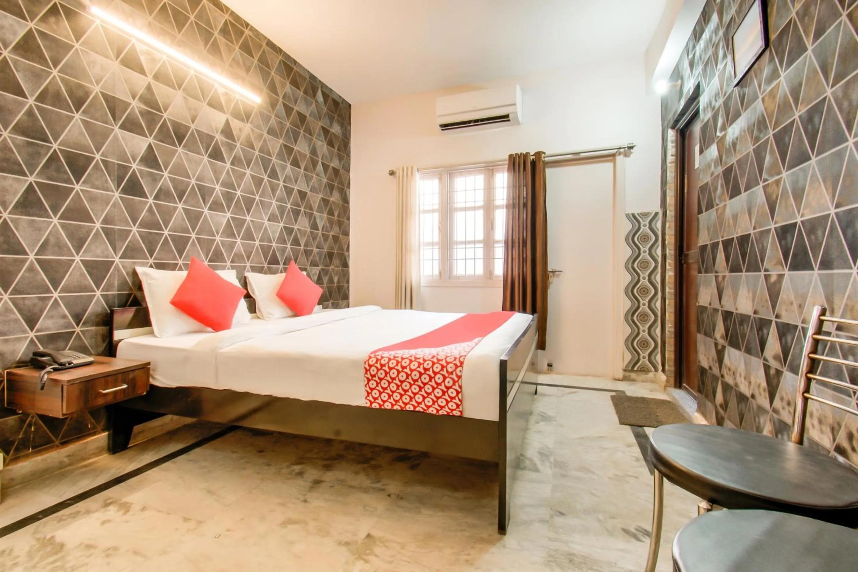 Bedroom, Bed in Hotel O Kamini