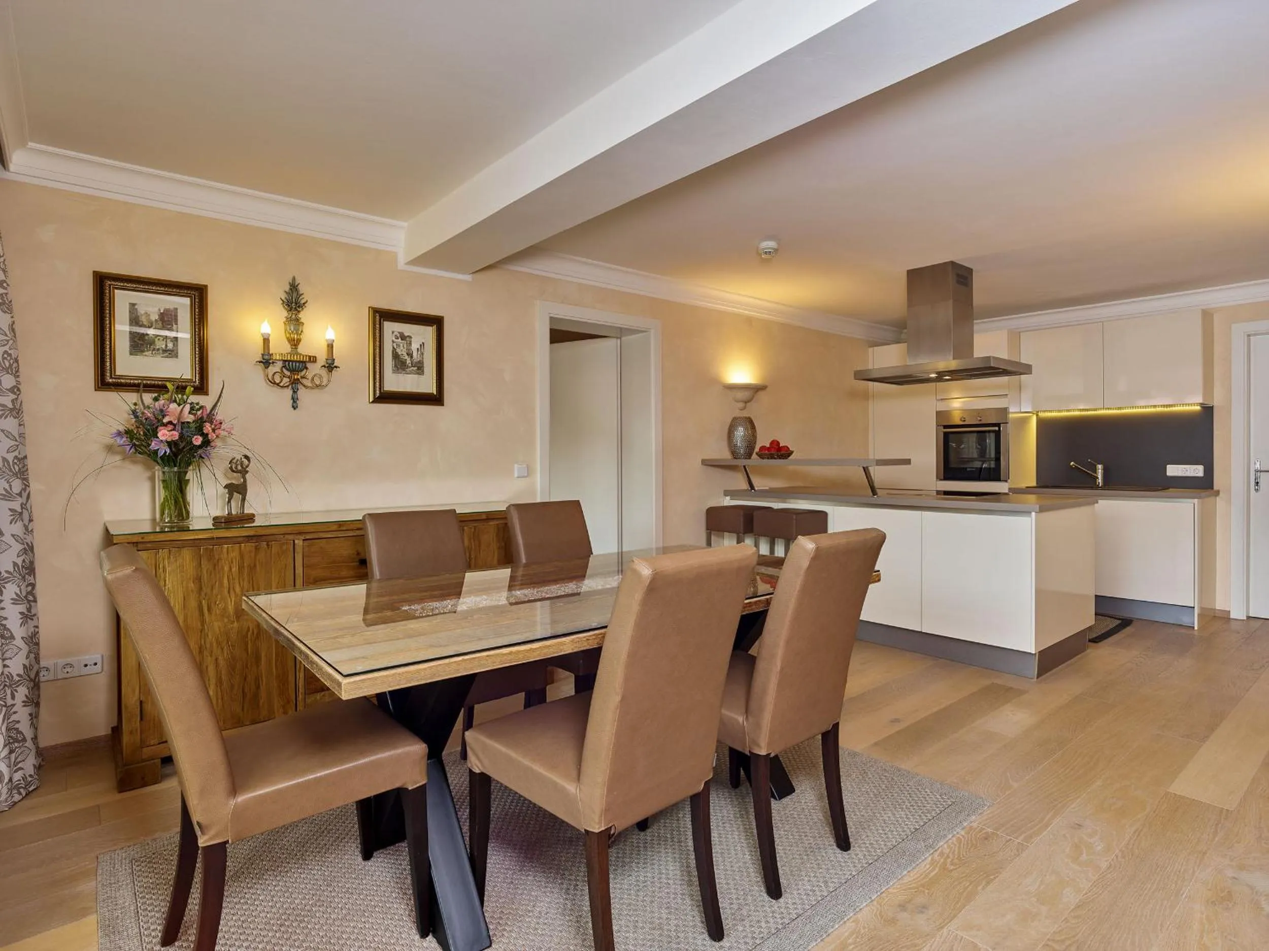 Dining area in A-VITA Viktoria & A-VITA living luxury apartments