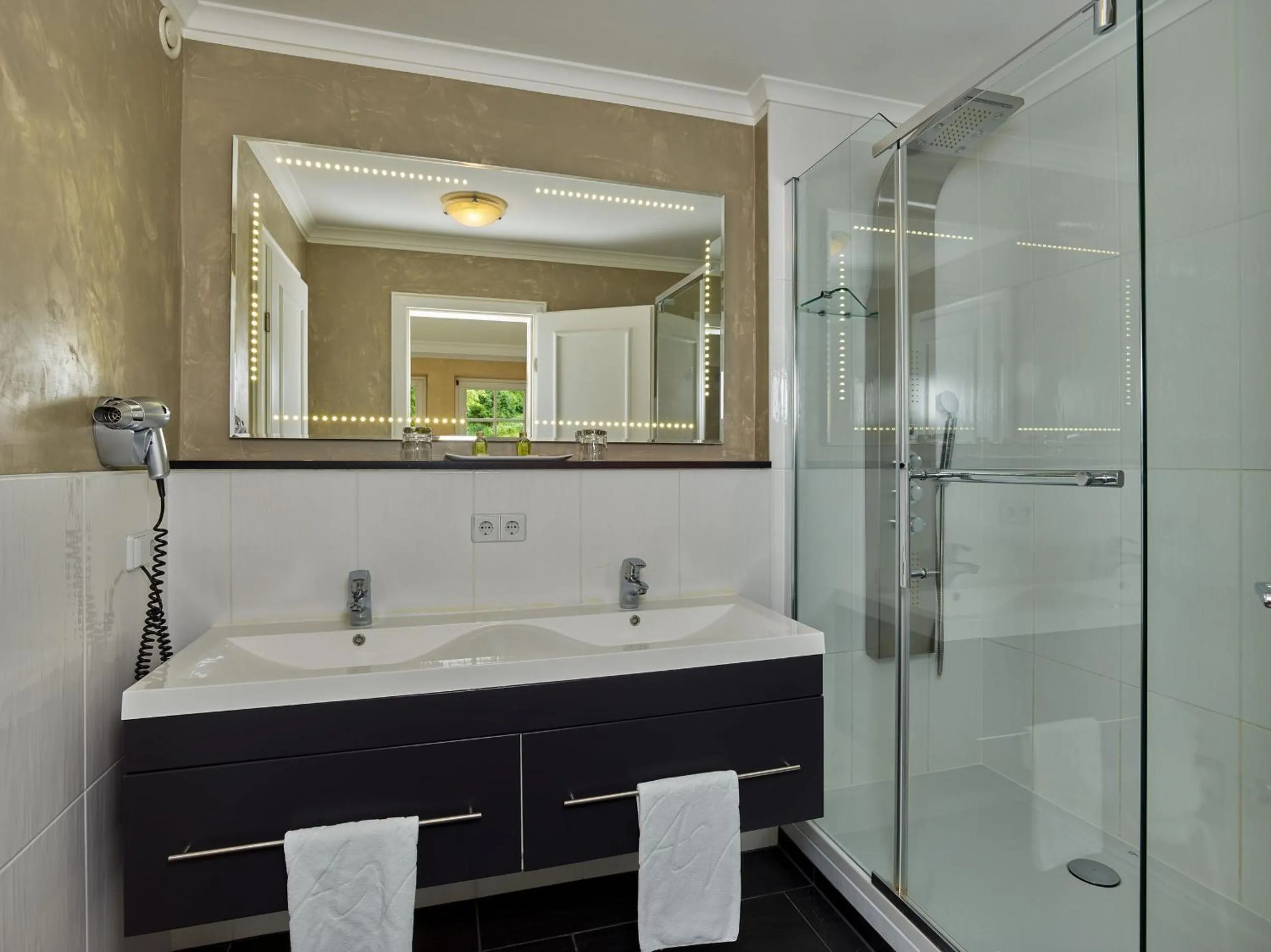 Bathroom in A-VITA Viktoria & A-VITA living luxury apartments